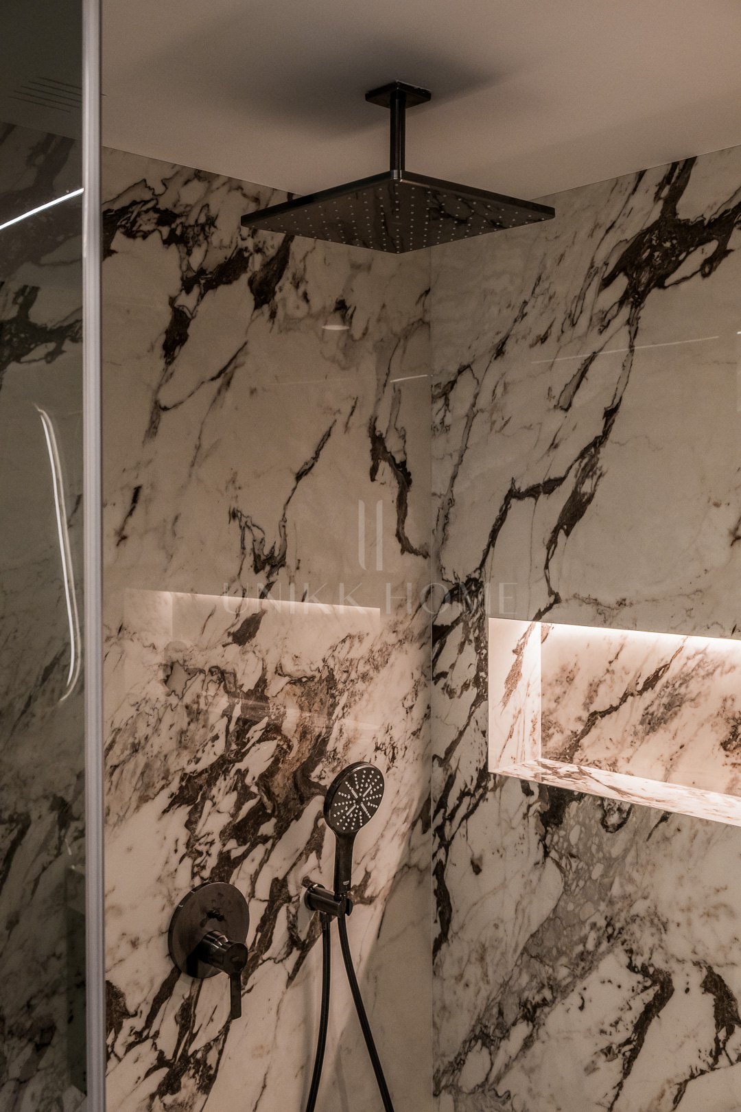 Elegante apartamento de 3 dormitorios en Los Monteros Palm Beach: el lujo costero redefinido