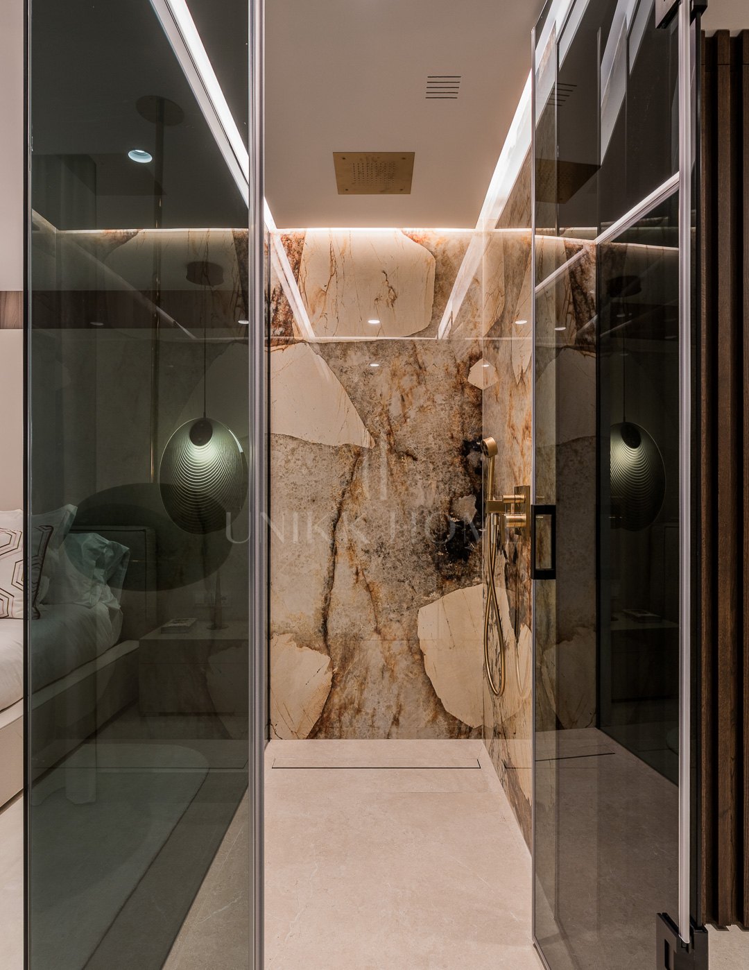 Elegante apartamento de 3 dormitorios en Los Monteros Palm Beach: el lujo costero redefinido