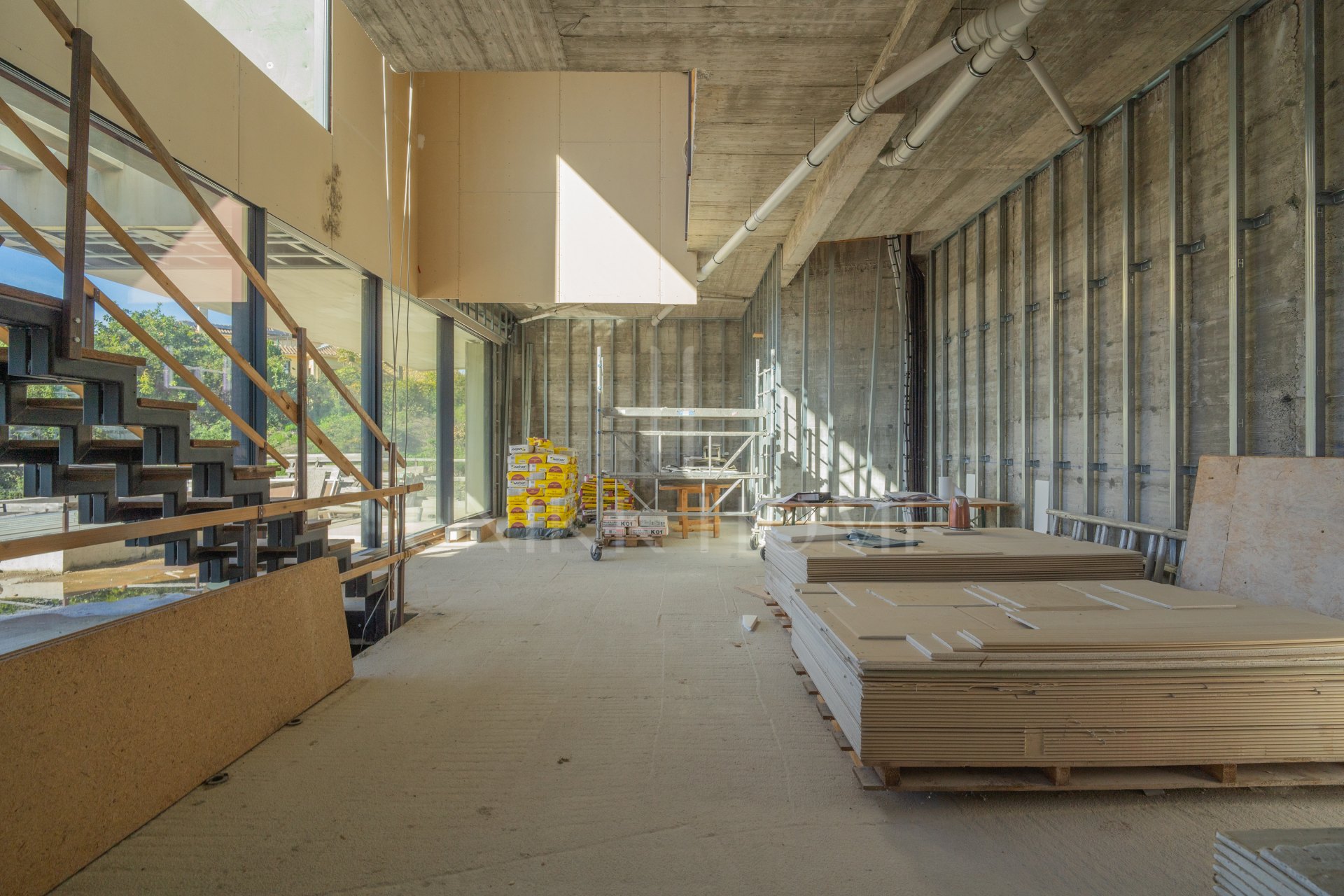 EXCLUSIVE LUXURY CONTEMPORARY VILLA WITH LICENSE – 65% COMPLETED