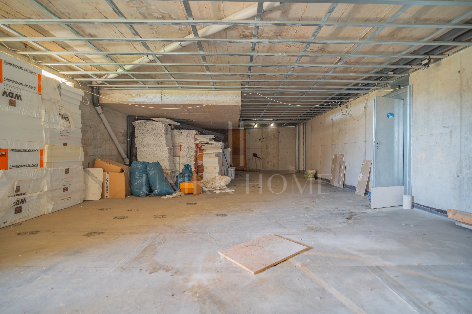 EXCLUSIVE LUXURY CONTEMPORARY VILLA WITH LICENSE – 65% COMPLETED