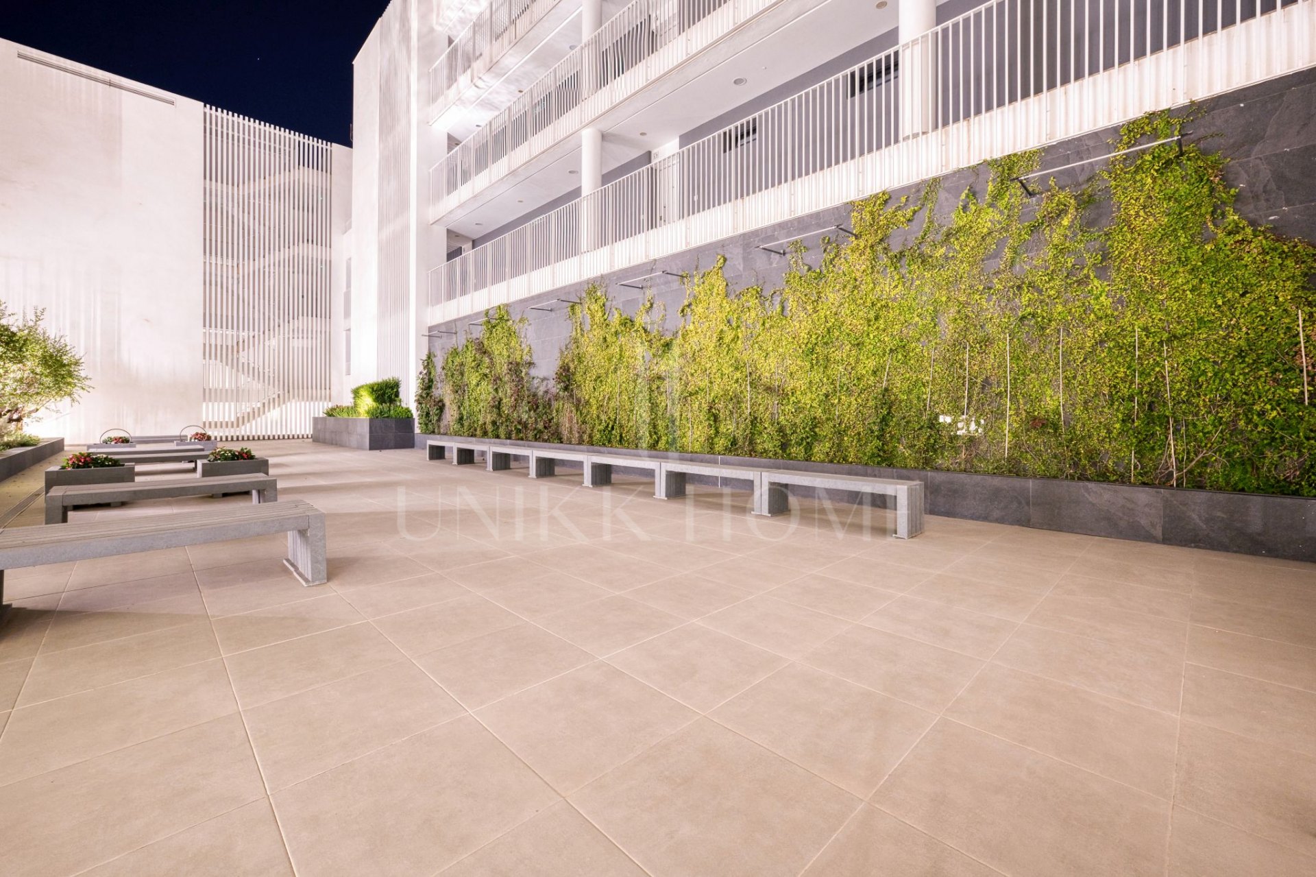 Exclusivo ático con solárium privado de 150 m² en el corazón de San Pedro de Alcántara