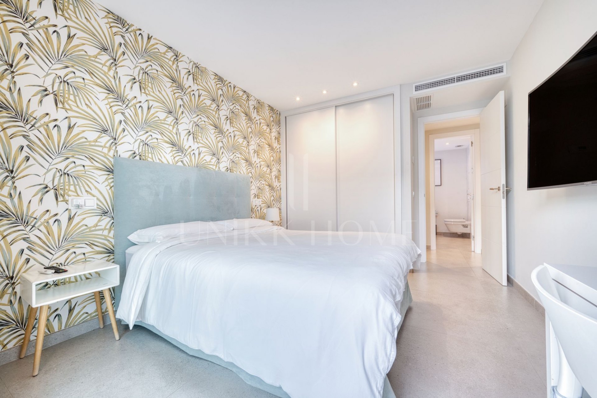 Exclusivo ático con solárium privado de 150 m² en el corazón de San Pedro de Alcántara