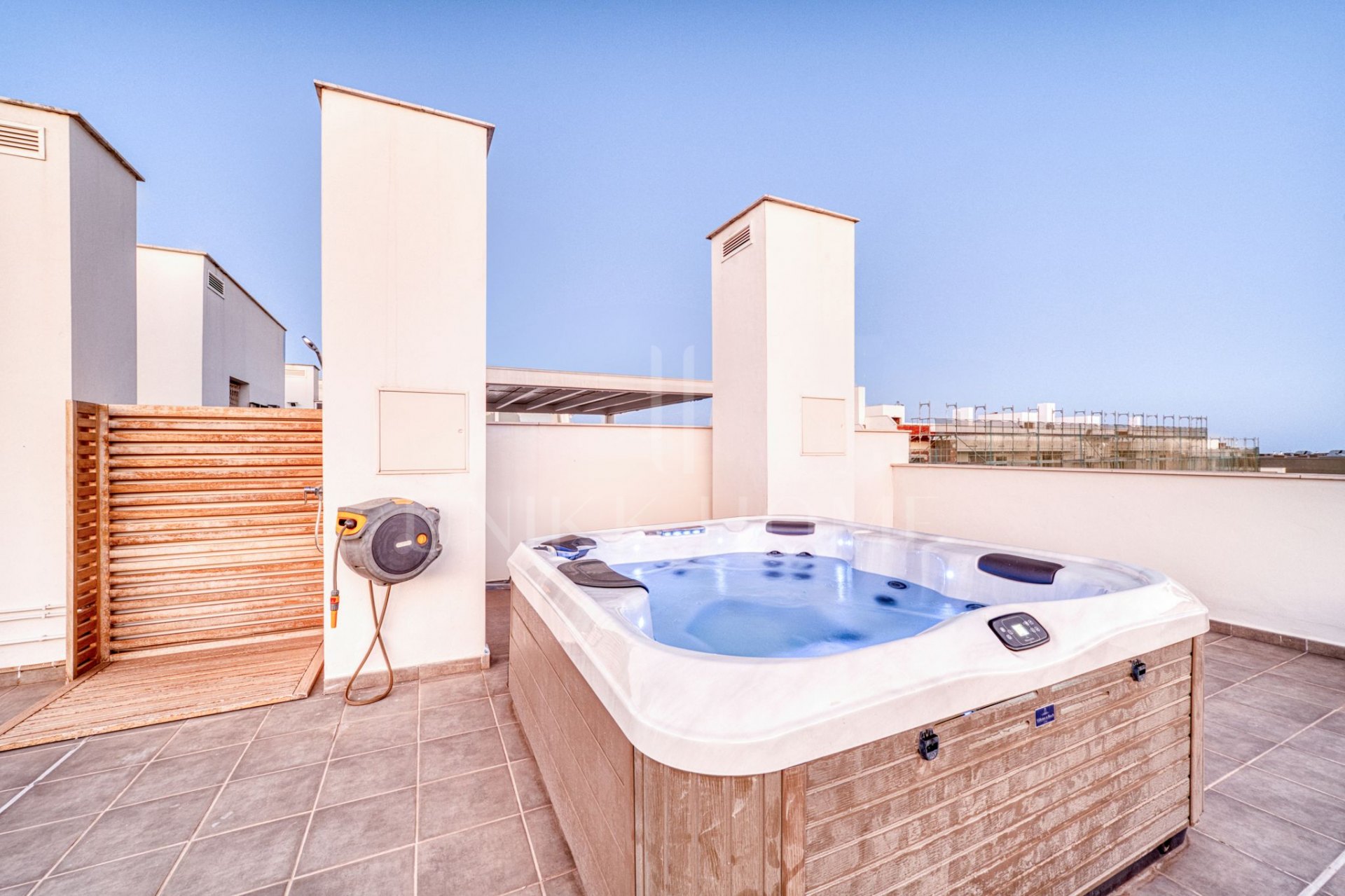 Exclusivo ático con solárium privado de 150 m² en el corazón de San Pedro de Alcántara