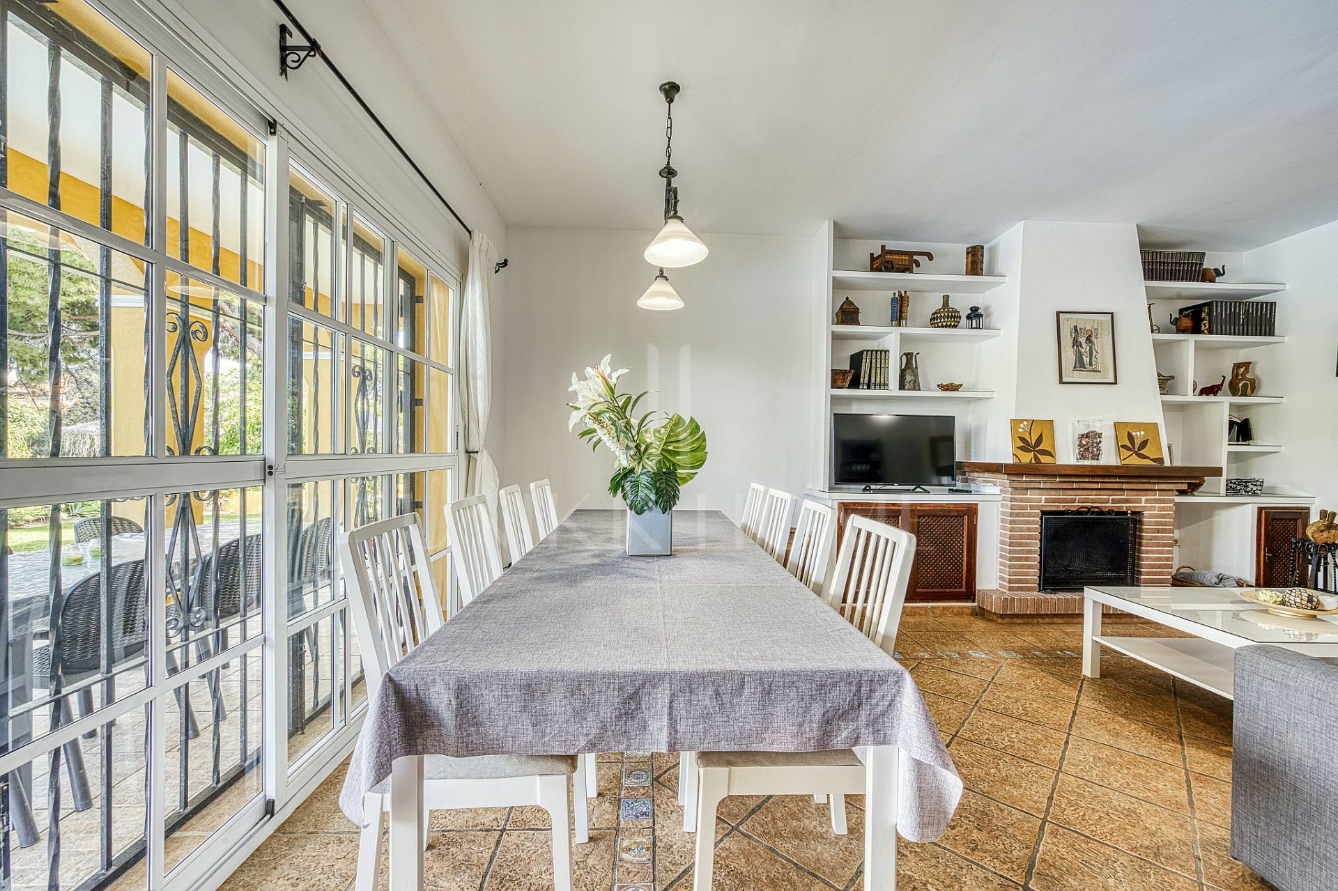 Independent Mediterranean-Style Villa Just 900 m from the Beach – Marbella East