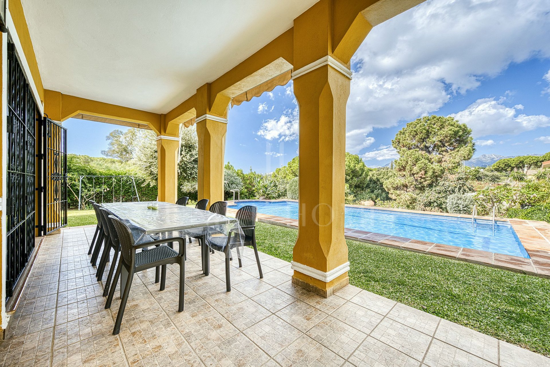 Independent Mediterranean-Style Villa Just 900 m from the Beach – Marbella East