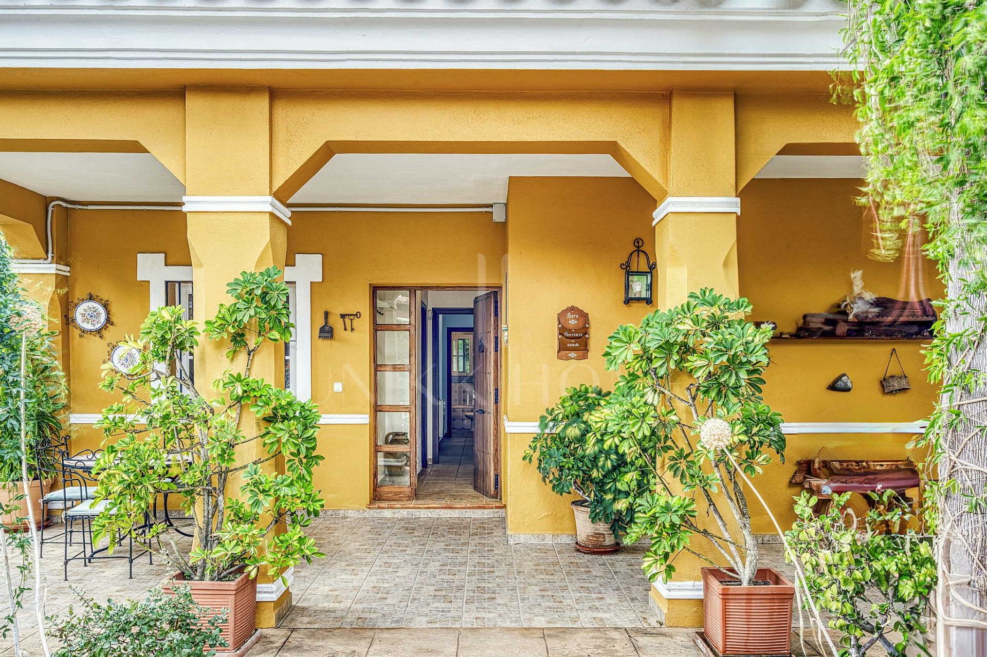 Independent Mediterranean-Style Villa Just 900 m from the Beach – Marbella East