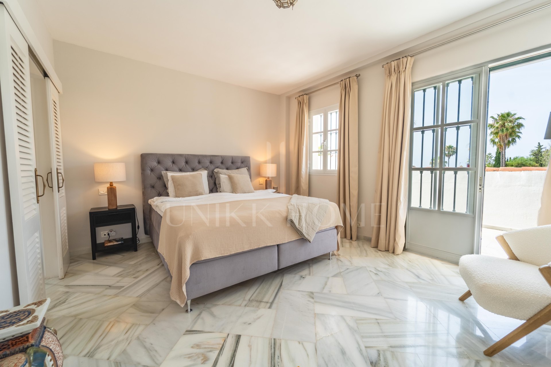 Villa en venta en Elviria, Marbella Este