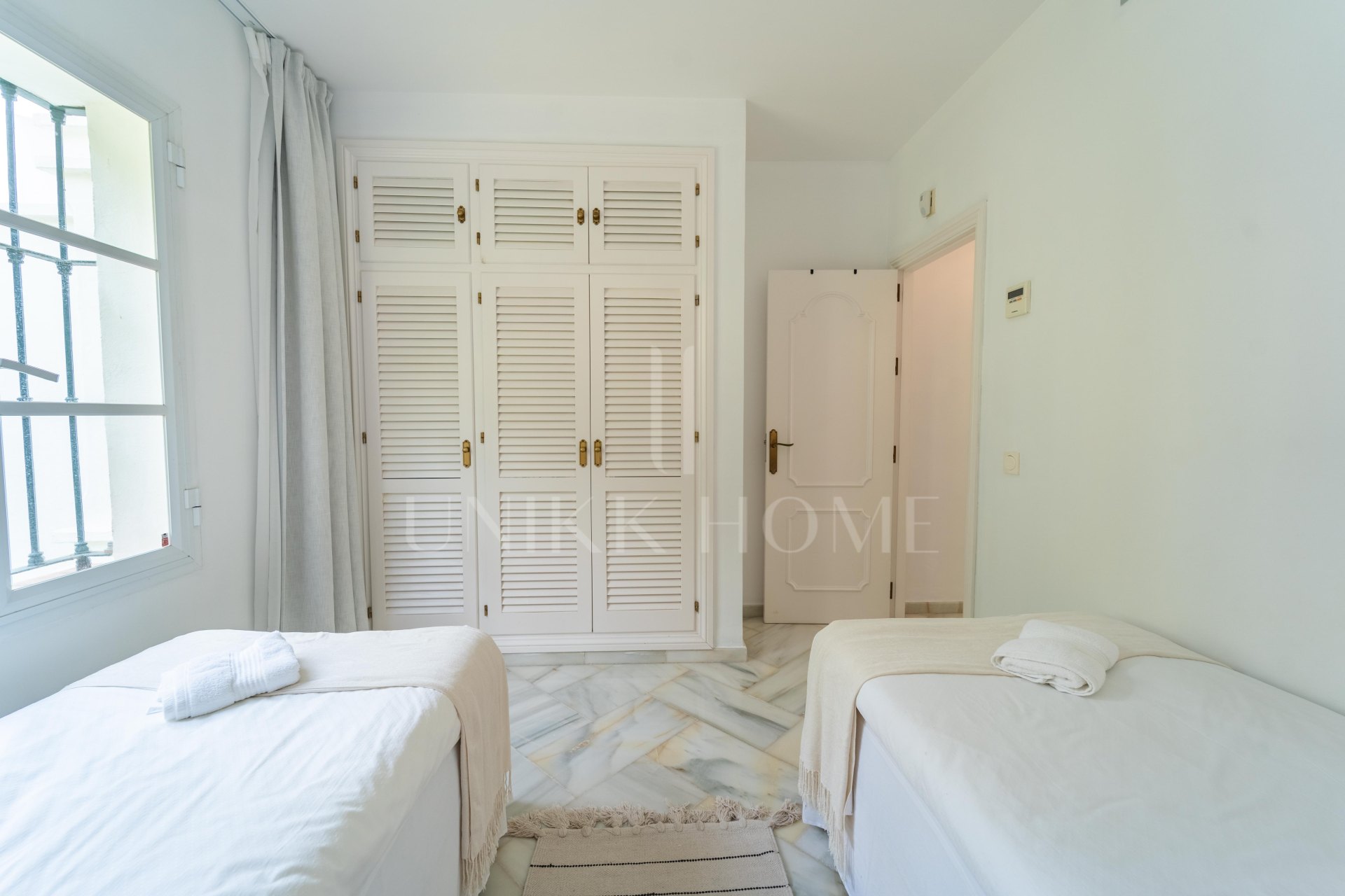 Villa en venta en Elviria, Marbella Este