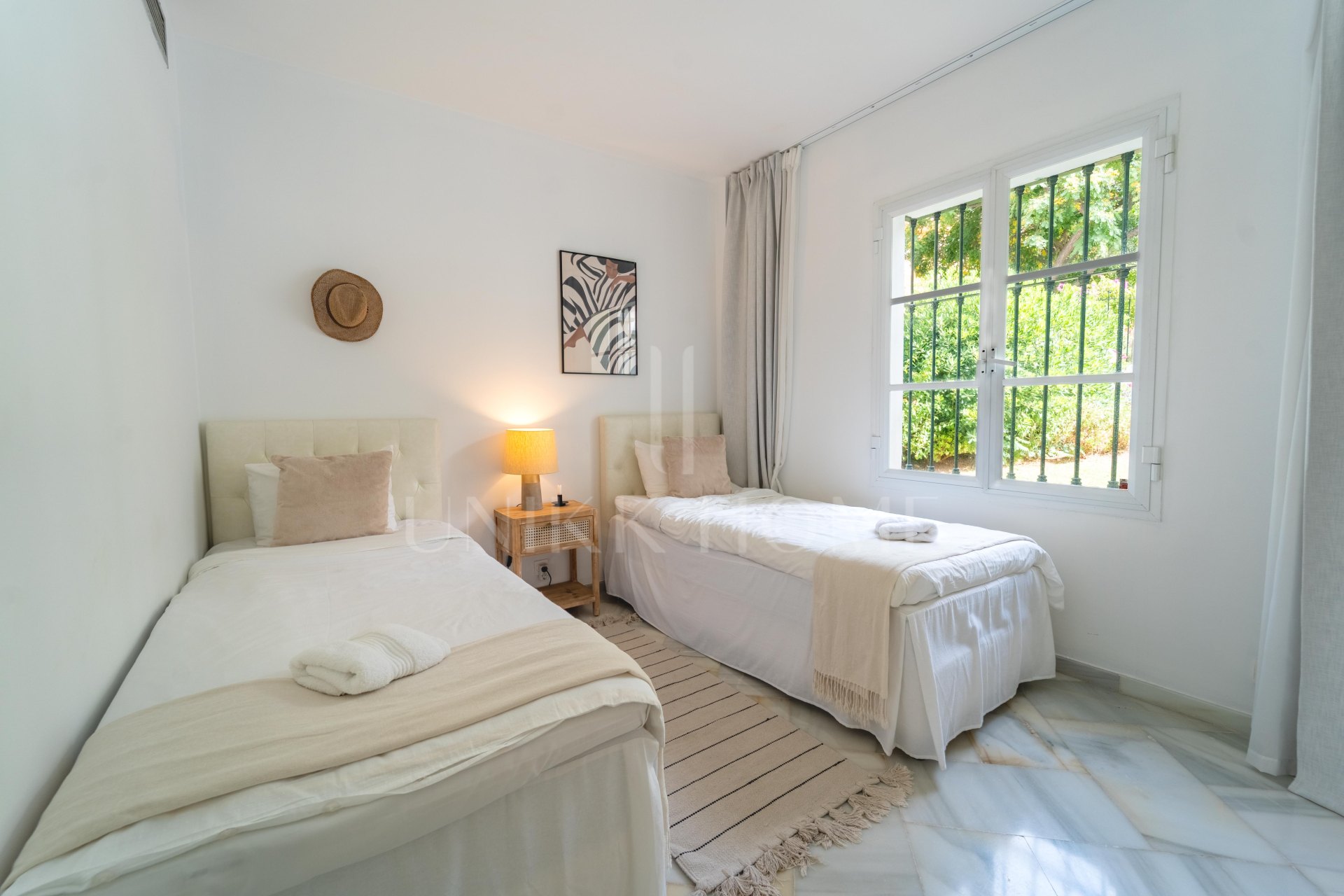 Villa en venta en Elviria, Marbella Este