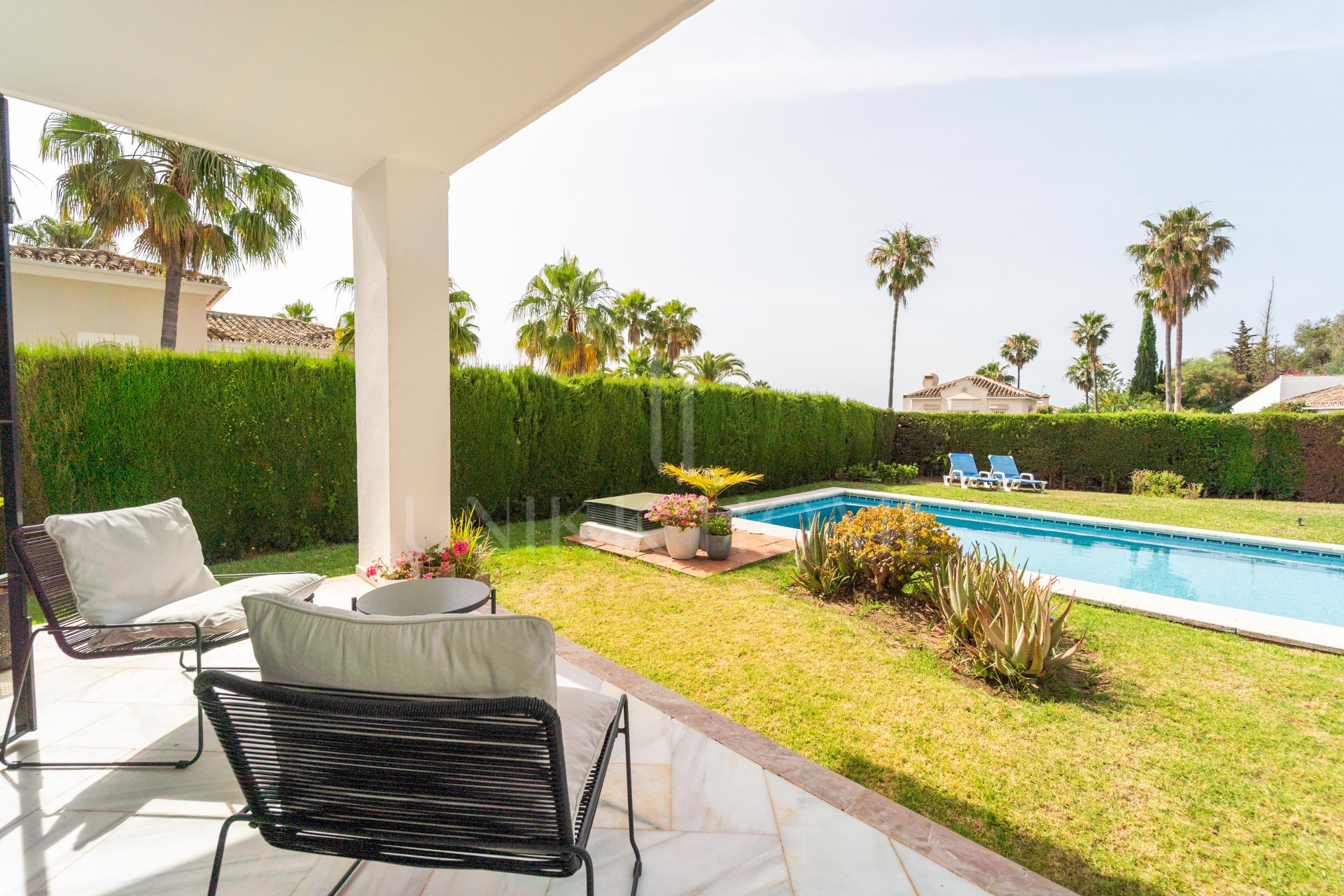 Villa en venta en Elviria, Marbella Este
