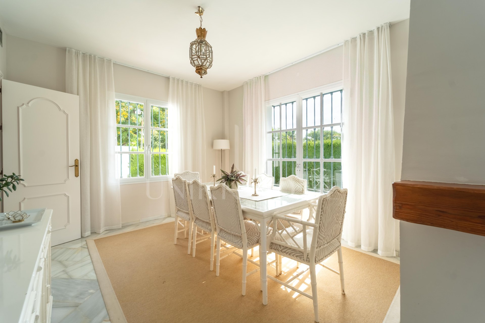 Villa en venta en Elviria, Marbella Este