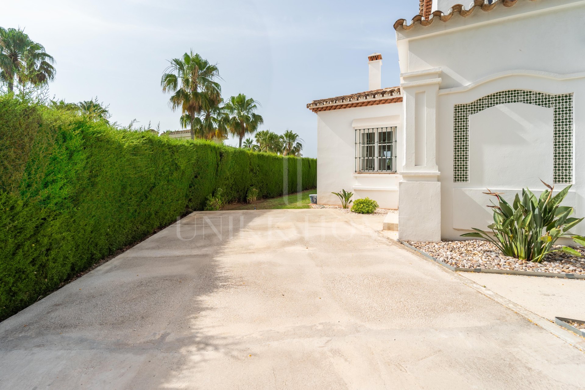 Villa en venta en Elviria, Marbella Este