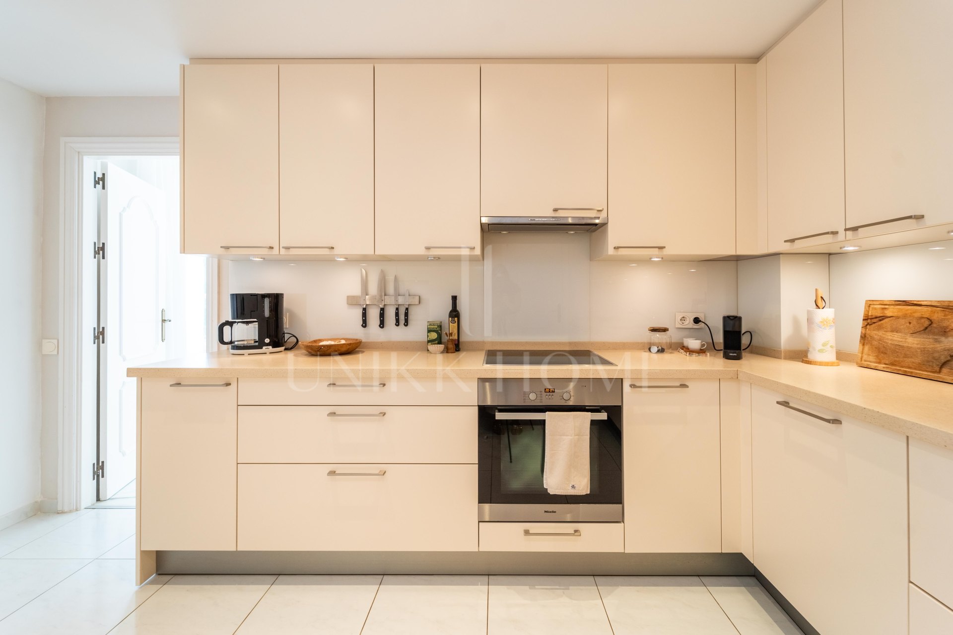 Villa en venta en Elviria, Marbella Este