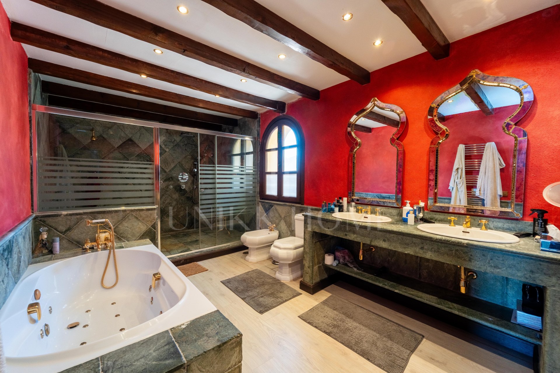 Villa en venta en La Mairena, Marbella Este