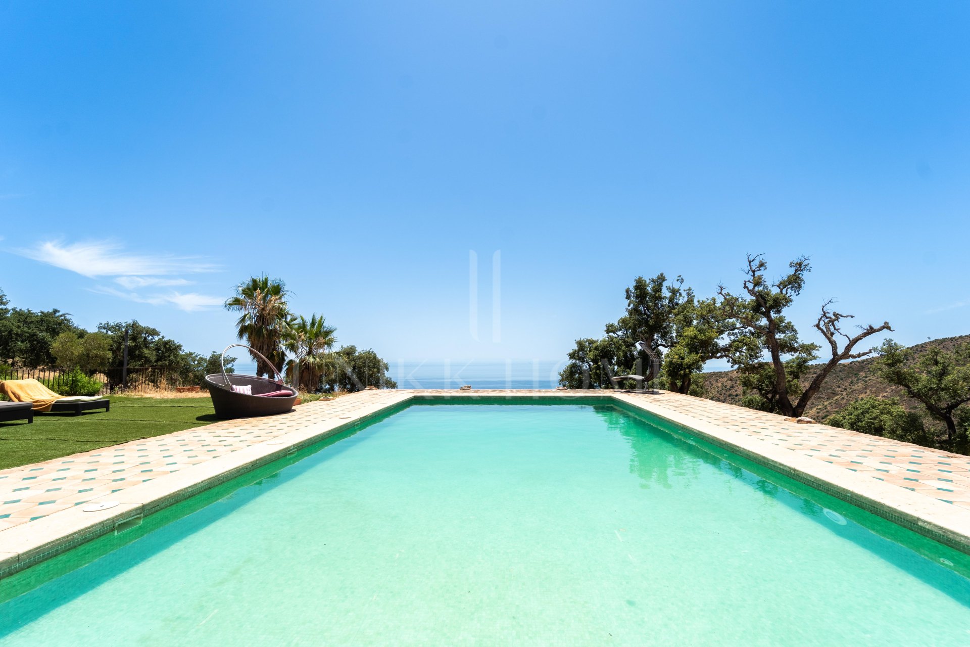 Villa en venta en La Mairena, Marbella Este
