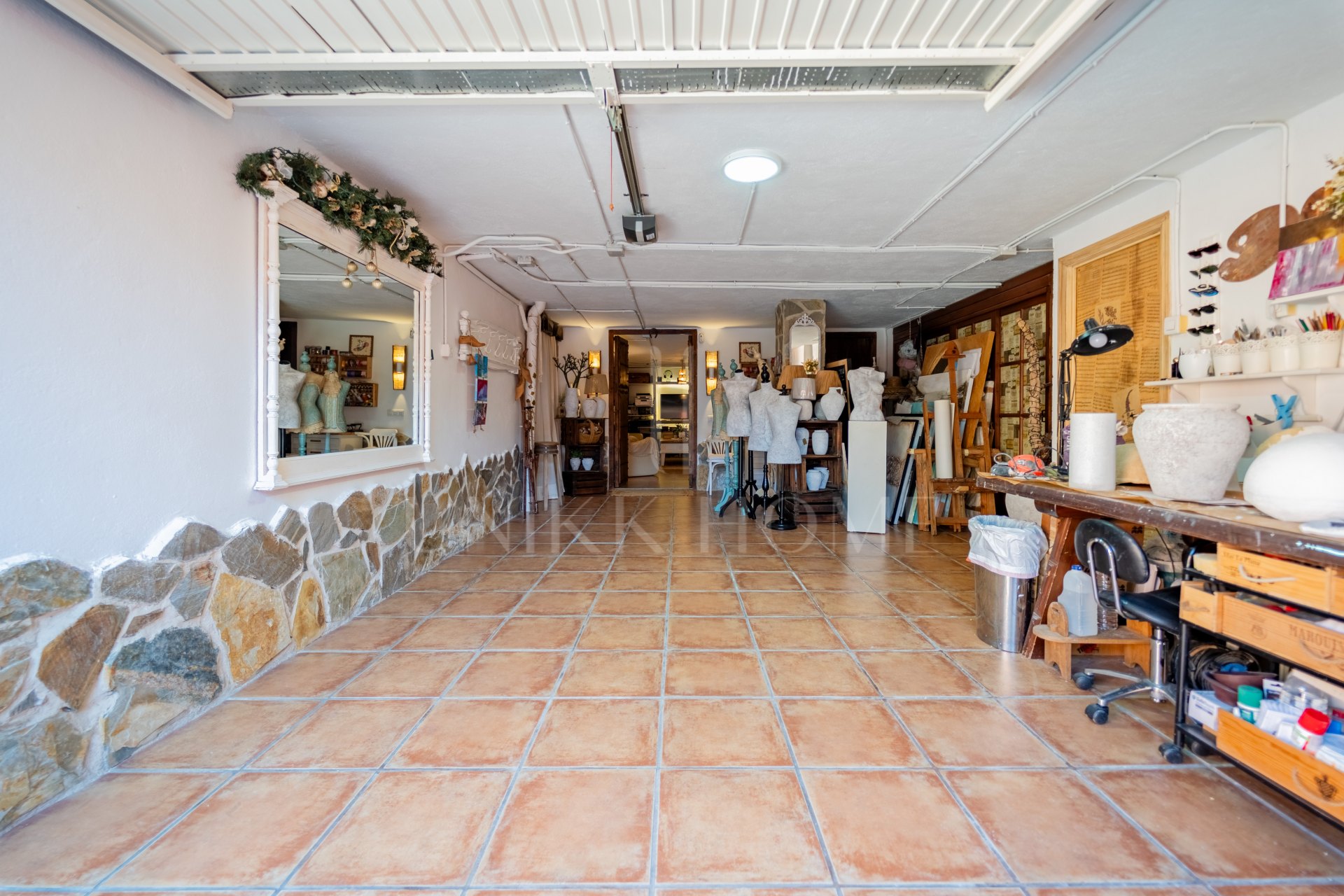 Villa mediterránea de lujo con jardin y pisicna pirvada en La Sierrezuela