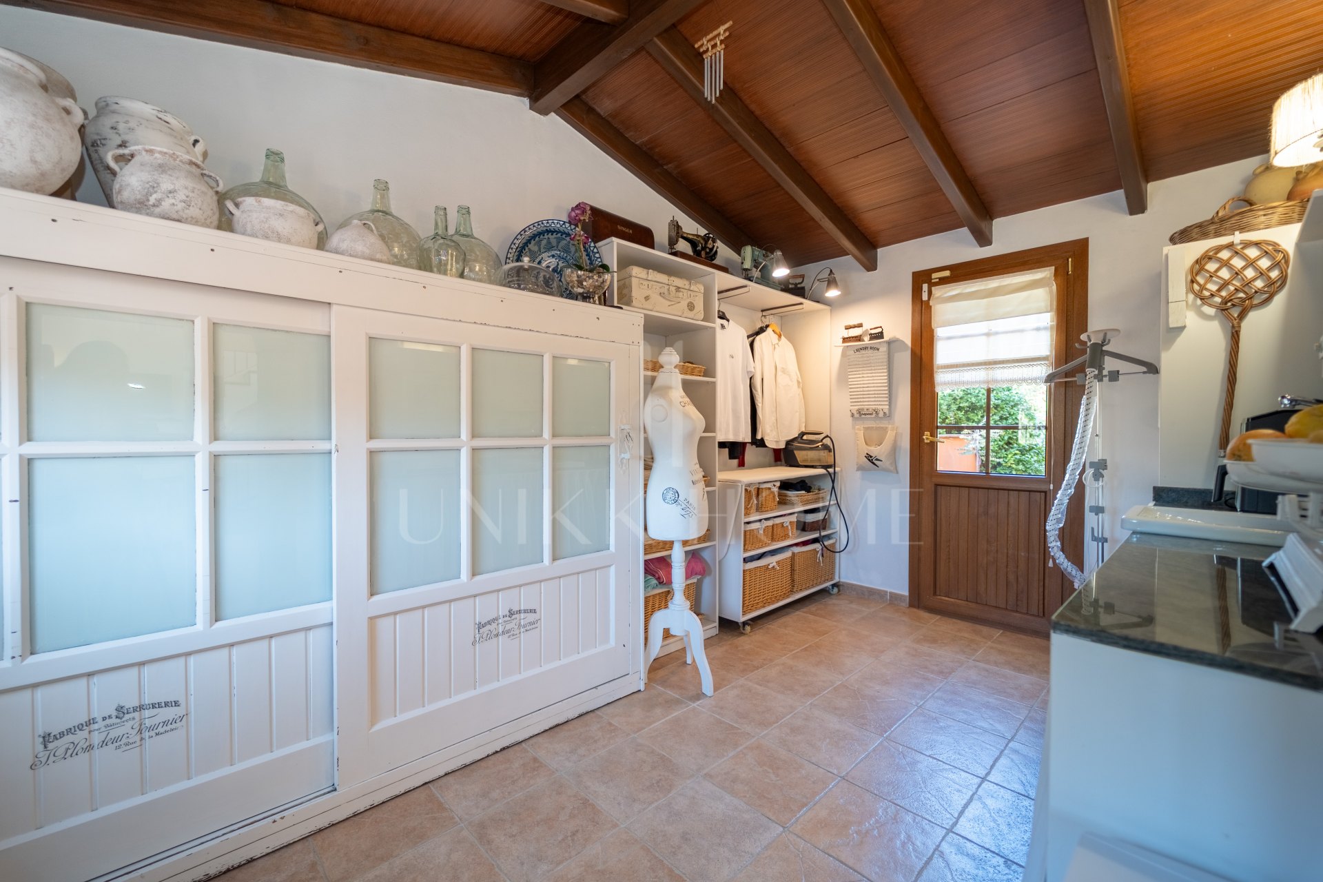 Villa mediterránea de lujo con jardin y pisicna pirvada en La Sierrezuela