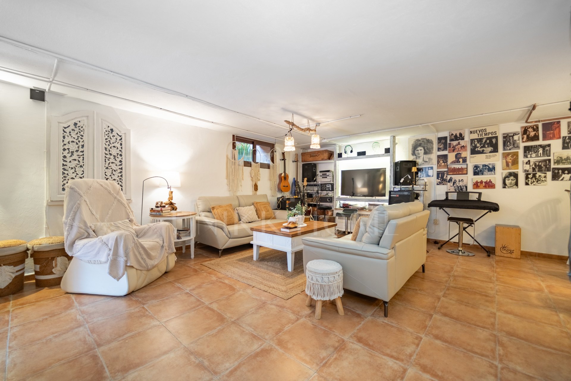 Villa mediterránea de lujo con jardin y pisicna pirvada en La Sierrezuela