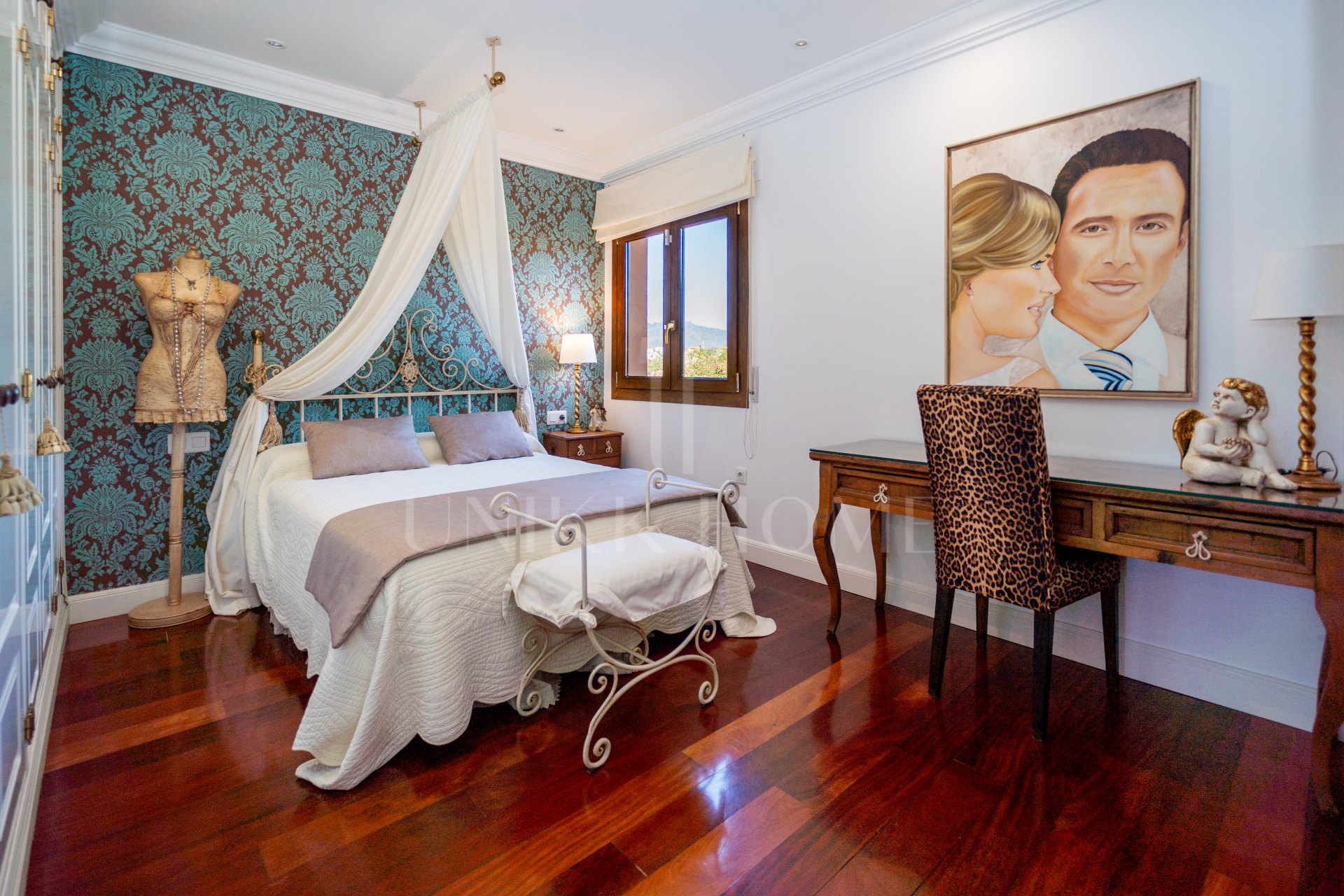 Villa mediterránea de lujo con jardin y pisicna pirvada en La Sierrezuela