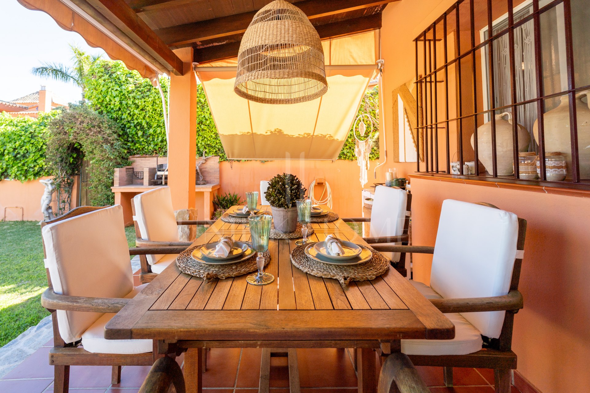 Villa mediterránea de lujo con jardin y pisicna pirvada en La Sierrezuela