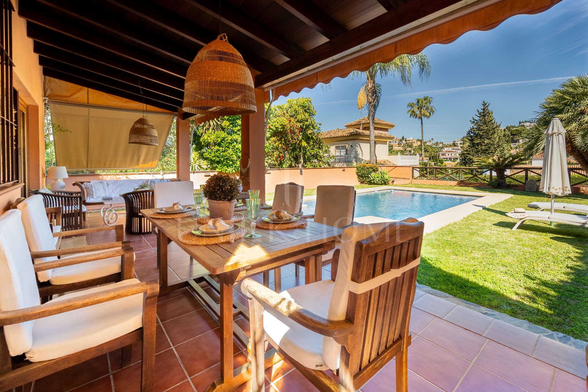 Villa mediterránea de lujo con jardin y pisicna pirvada en La Sierrezuela