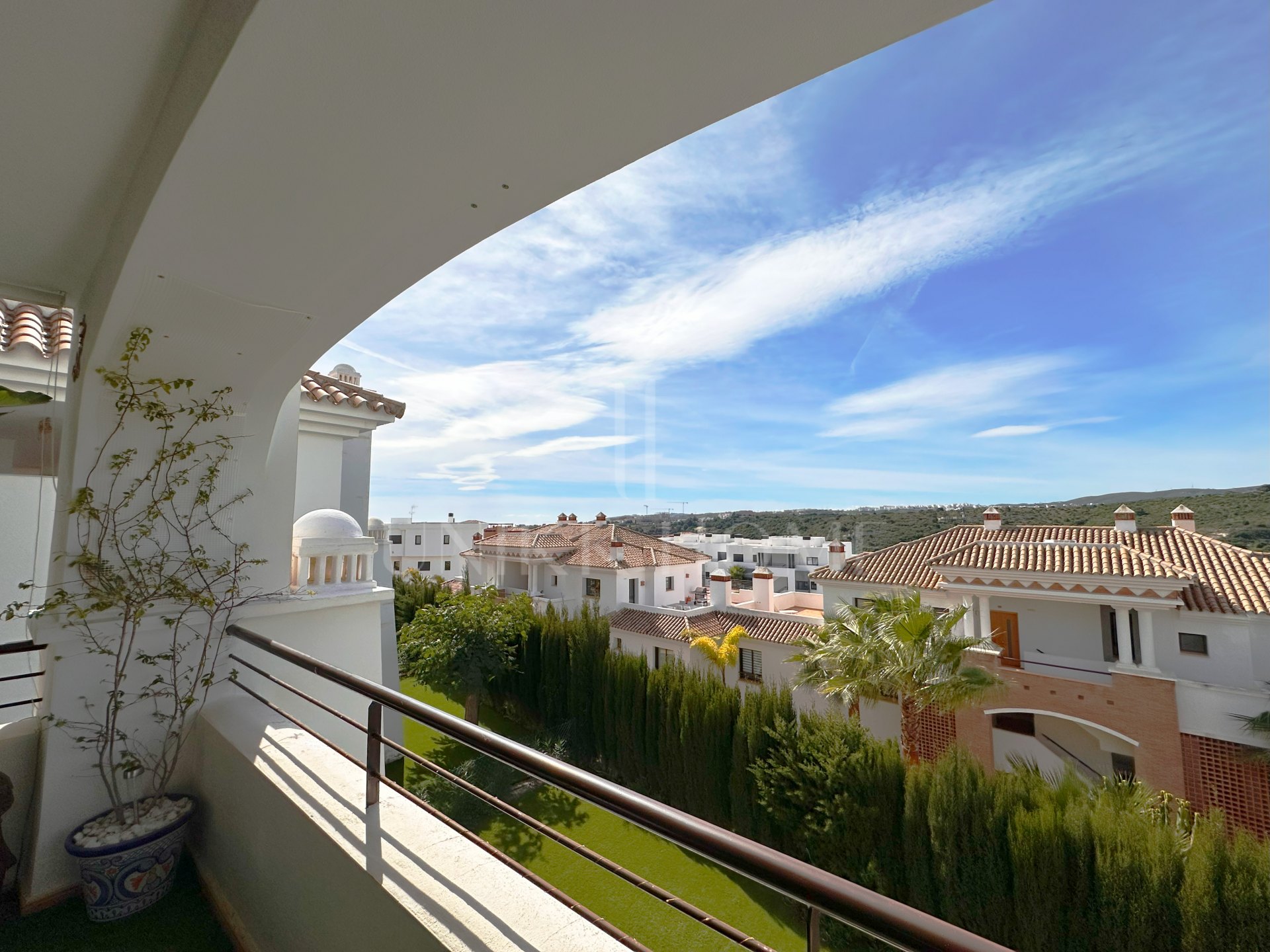Amazing spacious with amazing views APARTMENT in Casares Golf.
