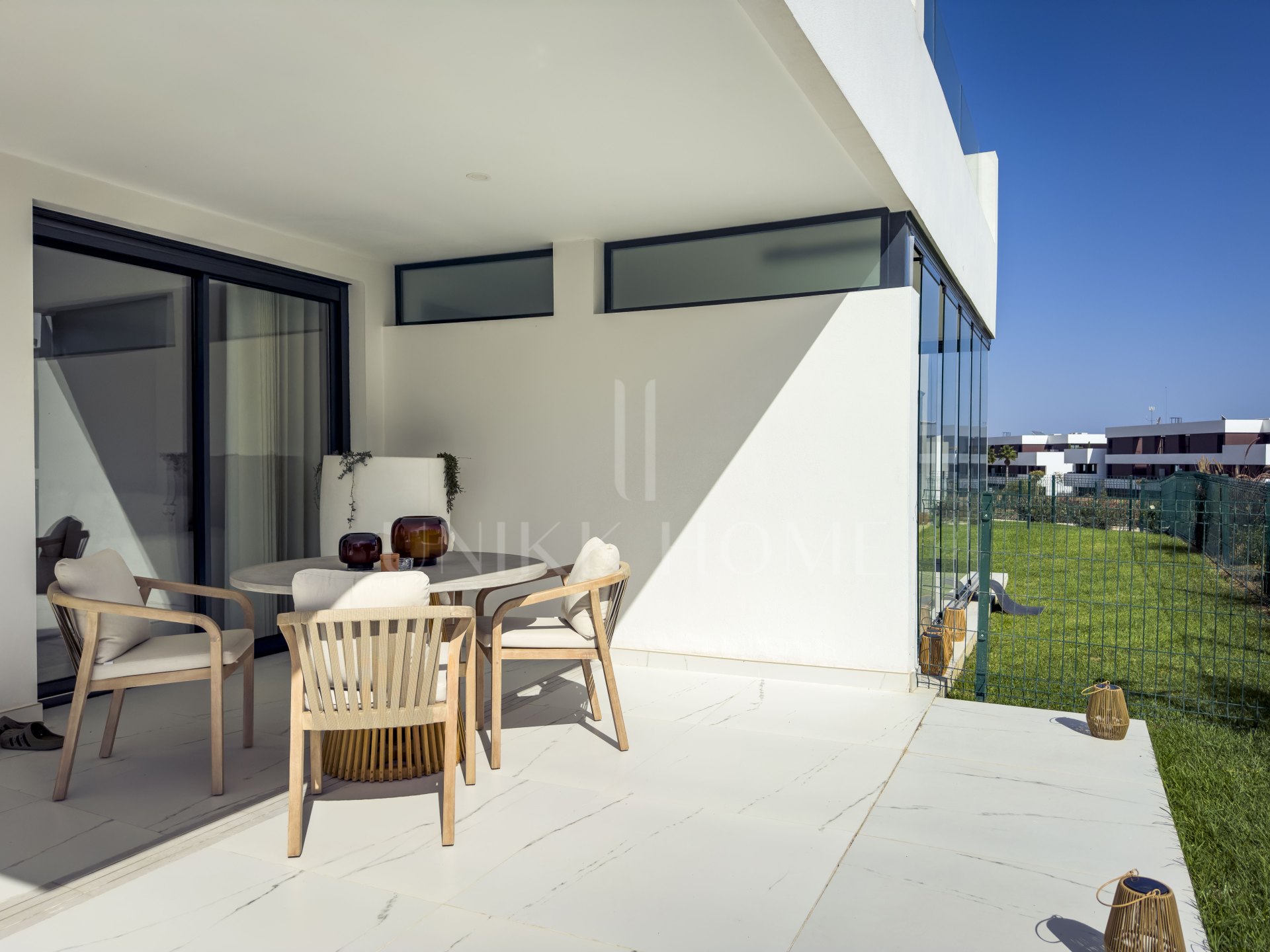 Modern apartment with terrace and sea views