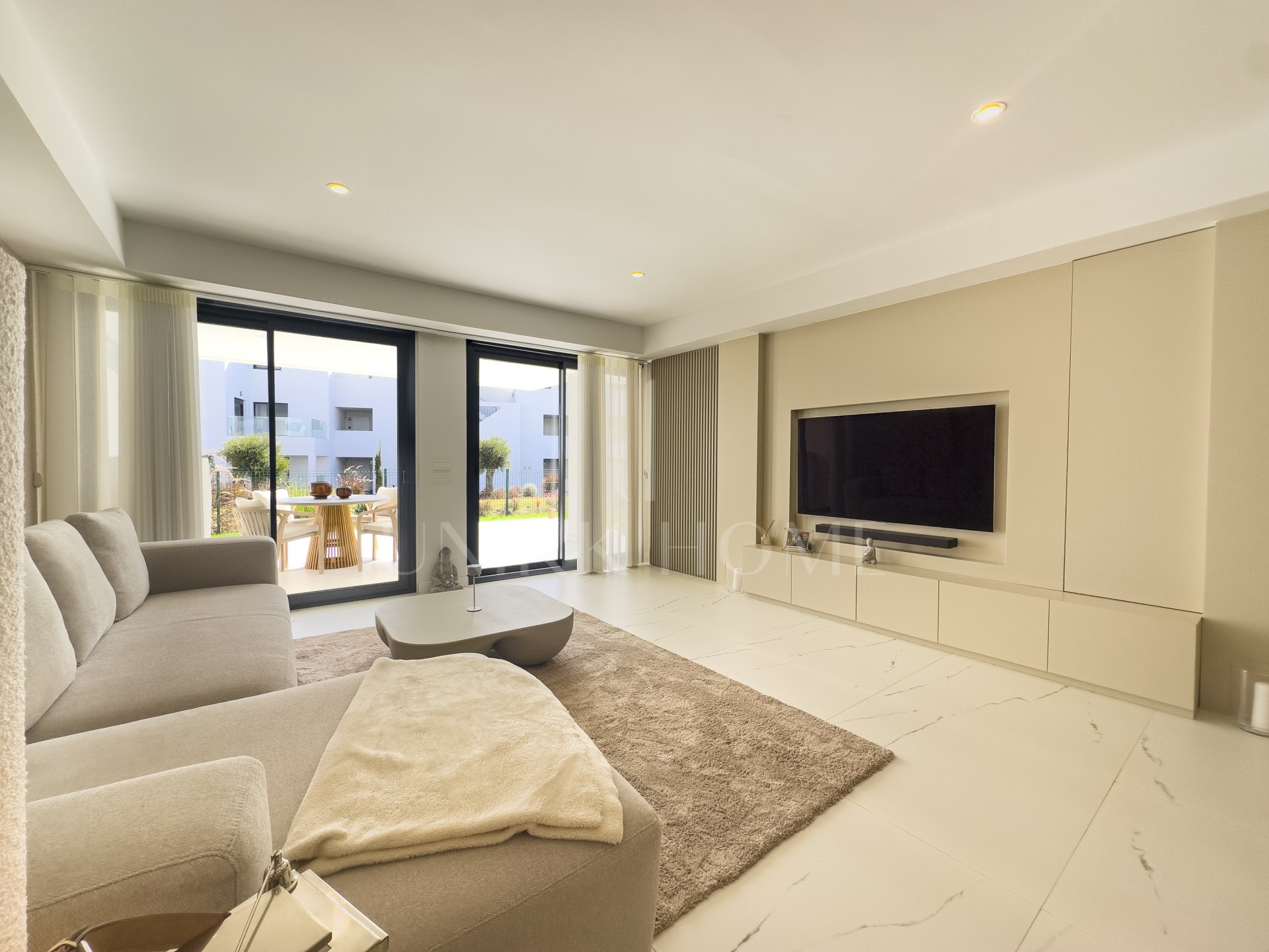 Modern apartment with terrace and sea views