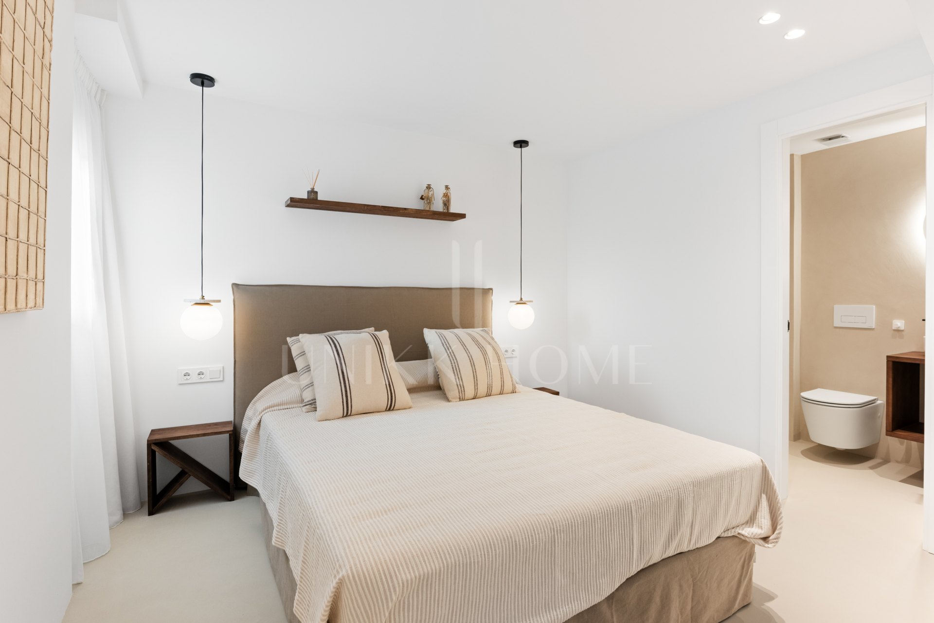 Exclusivo Ático Dúplex Reformado con Vistas Panorámicas en Puerto La Duquesa