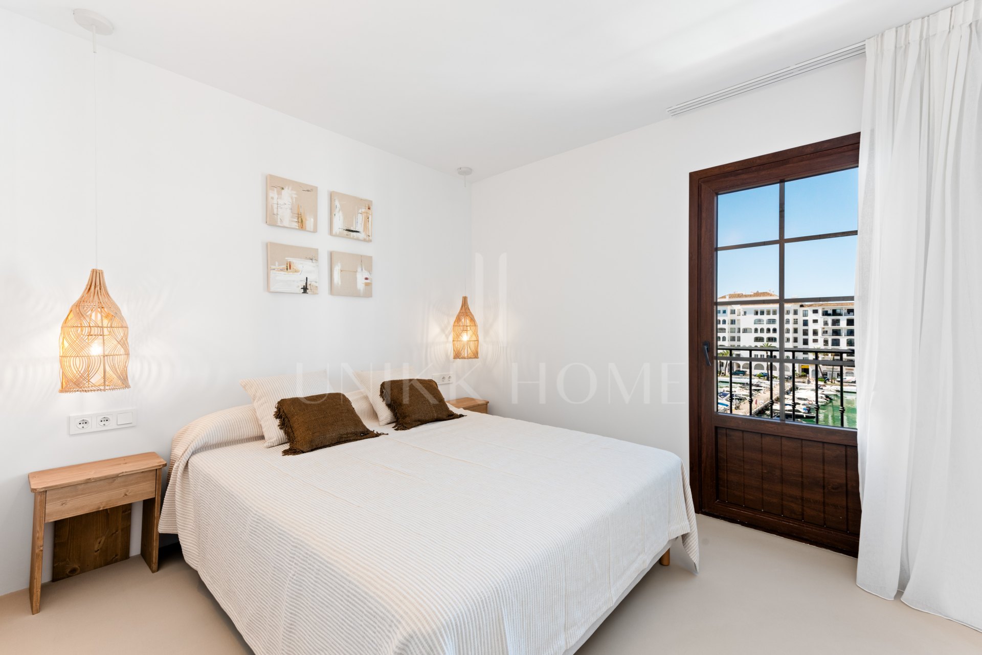 Exclusivo Ático Dúplex Reformado con Vistas Panorámicas en Puerto La Duquesa