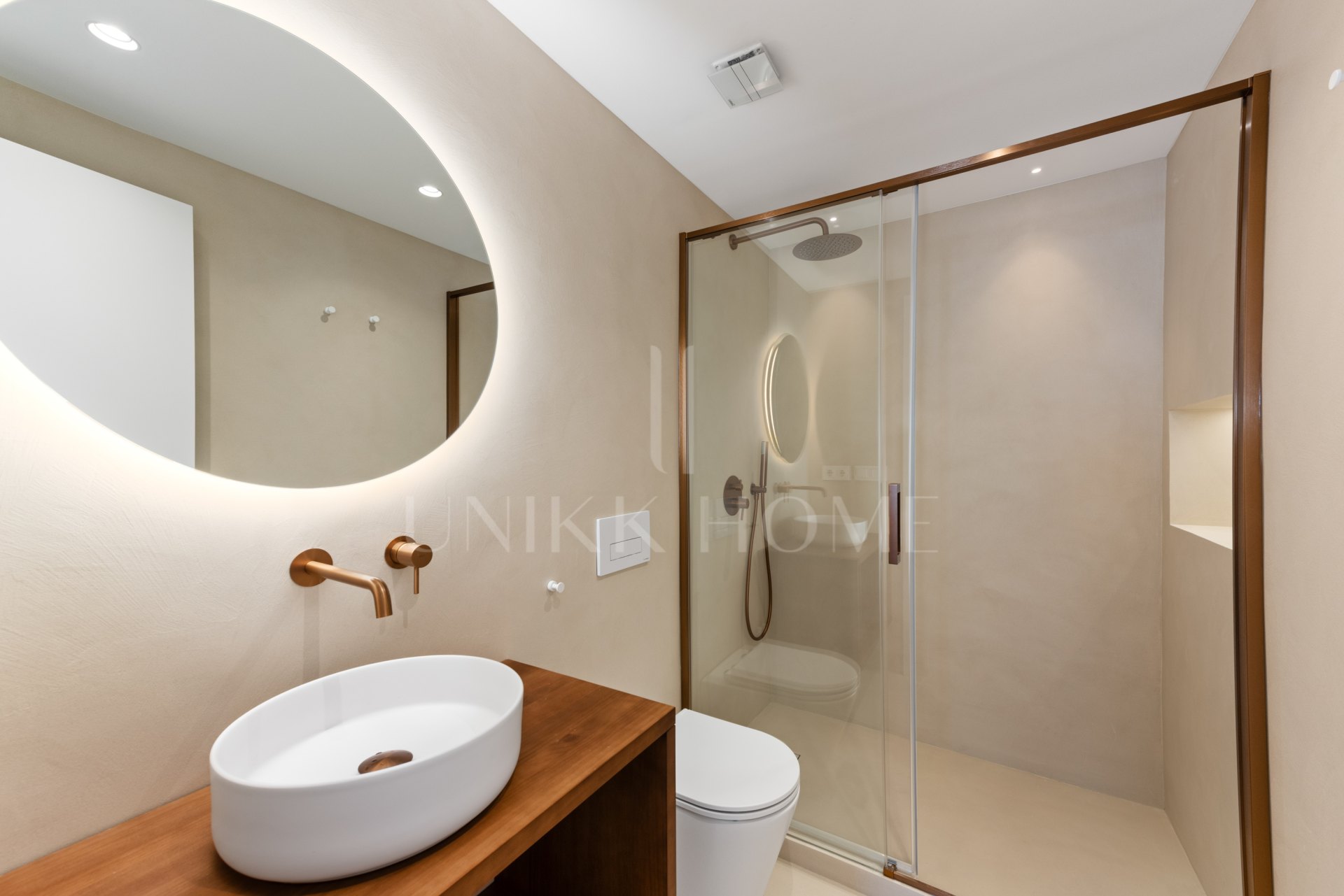 Exclusivo Ático Dúplex Reformado con Vistas Panorámicas en Puerto La Duquesa
