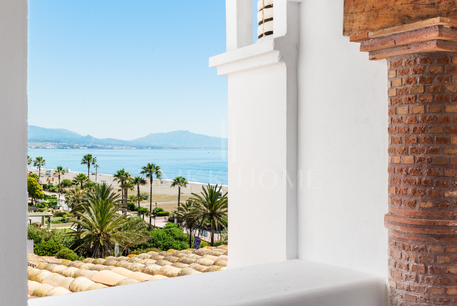 Exclusivo Ático Dúplex Reformado con Vistas Panorámicas en Puerto La Duquesa