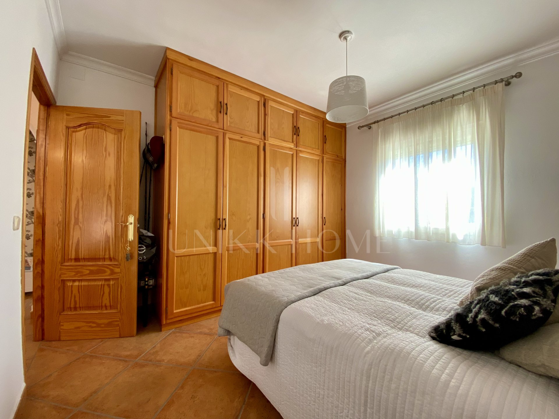 Encantadora Finca Rústica Renovada con Piscina Privada y Producción de Arboles Frutales en El Padrón, Estepona