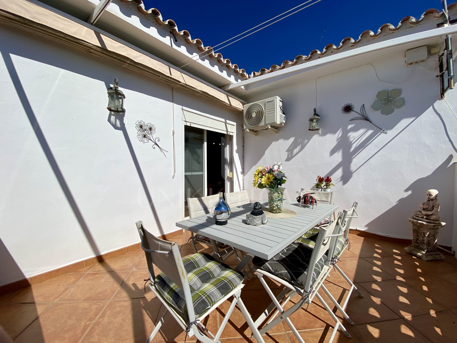 Encantadora Finca Rústica Renovada con Piscina Privada y Producción de Arboles Frutales en El Padrón, Estepona