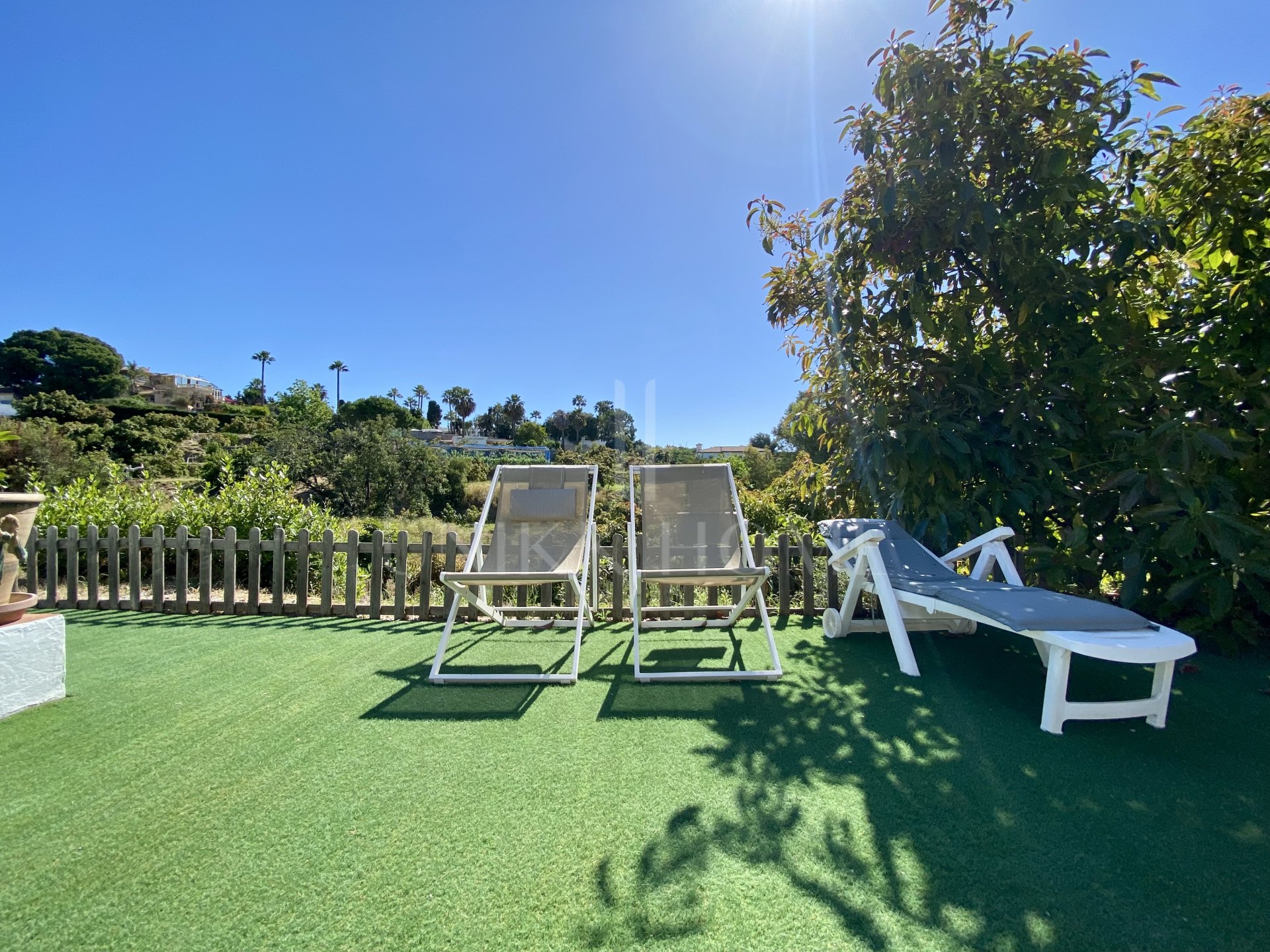 Encantadora Finca Rústica Renovada con Piscina Privada y Producción de Arboles Frutales en El Padrón, Estepona
