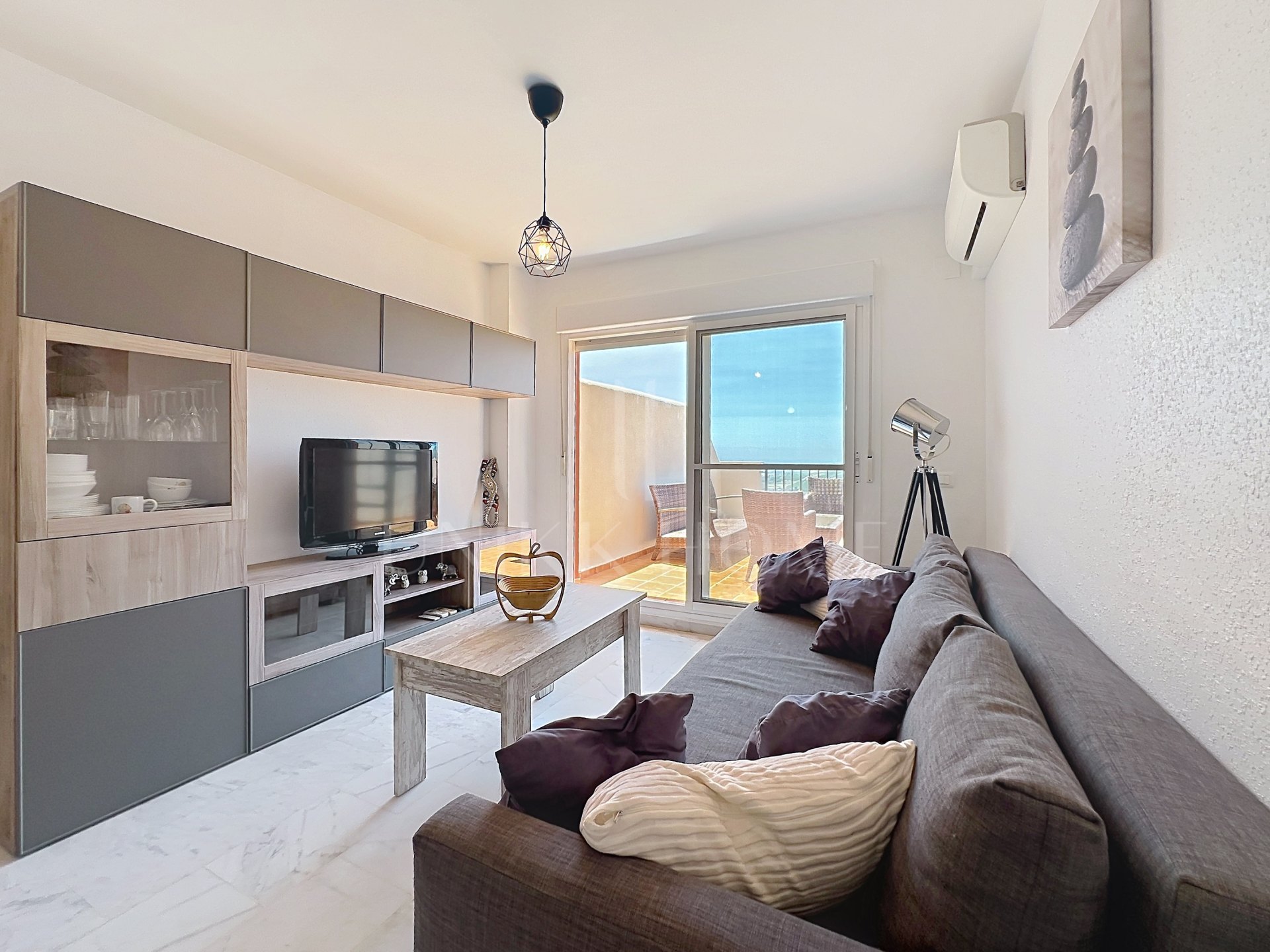 Penthouse with Panoramic Sea Views, Large Solarium and Tourist Rental License in Casares Costa