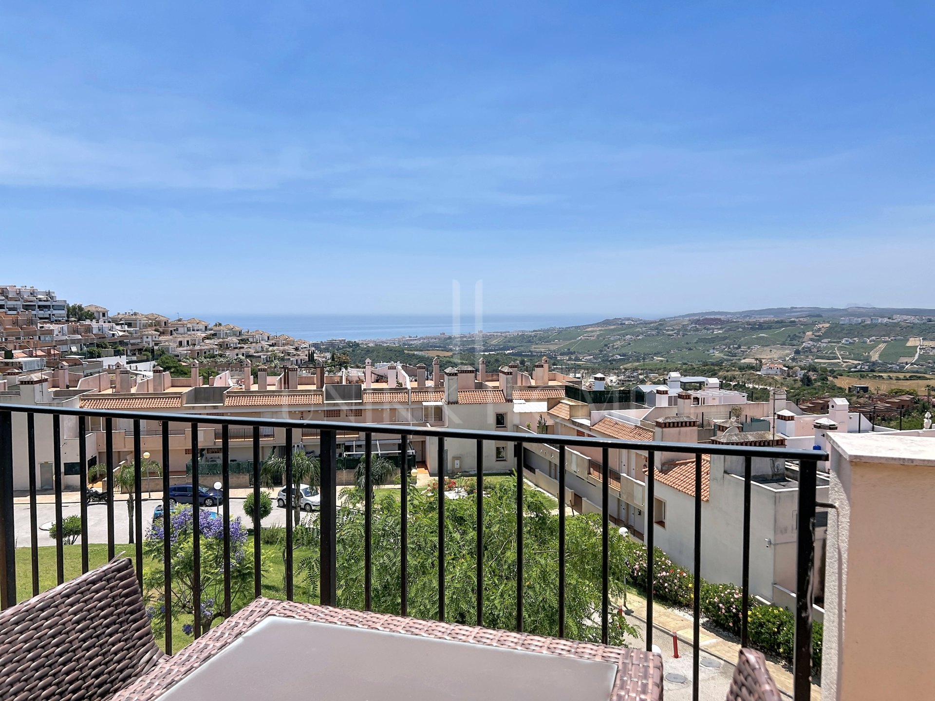 Penthouse with Panoramic Sea Views, Large Solarium and Tourist Rental License in Casares Costa
