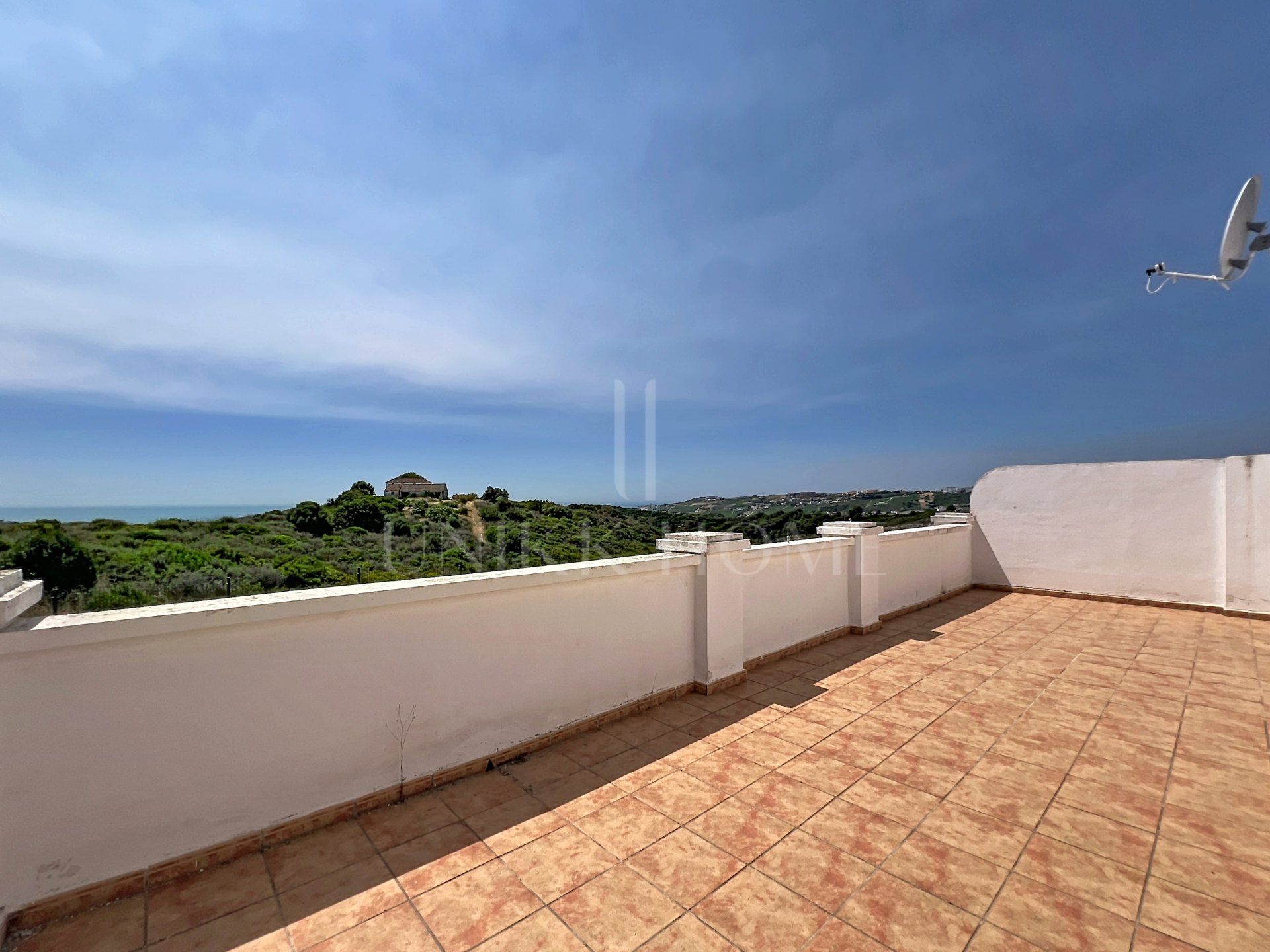 Villa Between Finca Cortesin and Doña Julia Golf Courses in Casares Costa