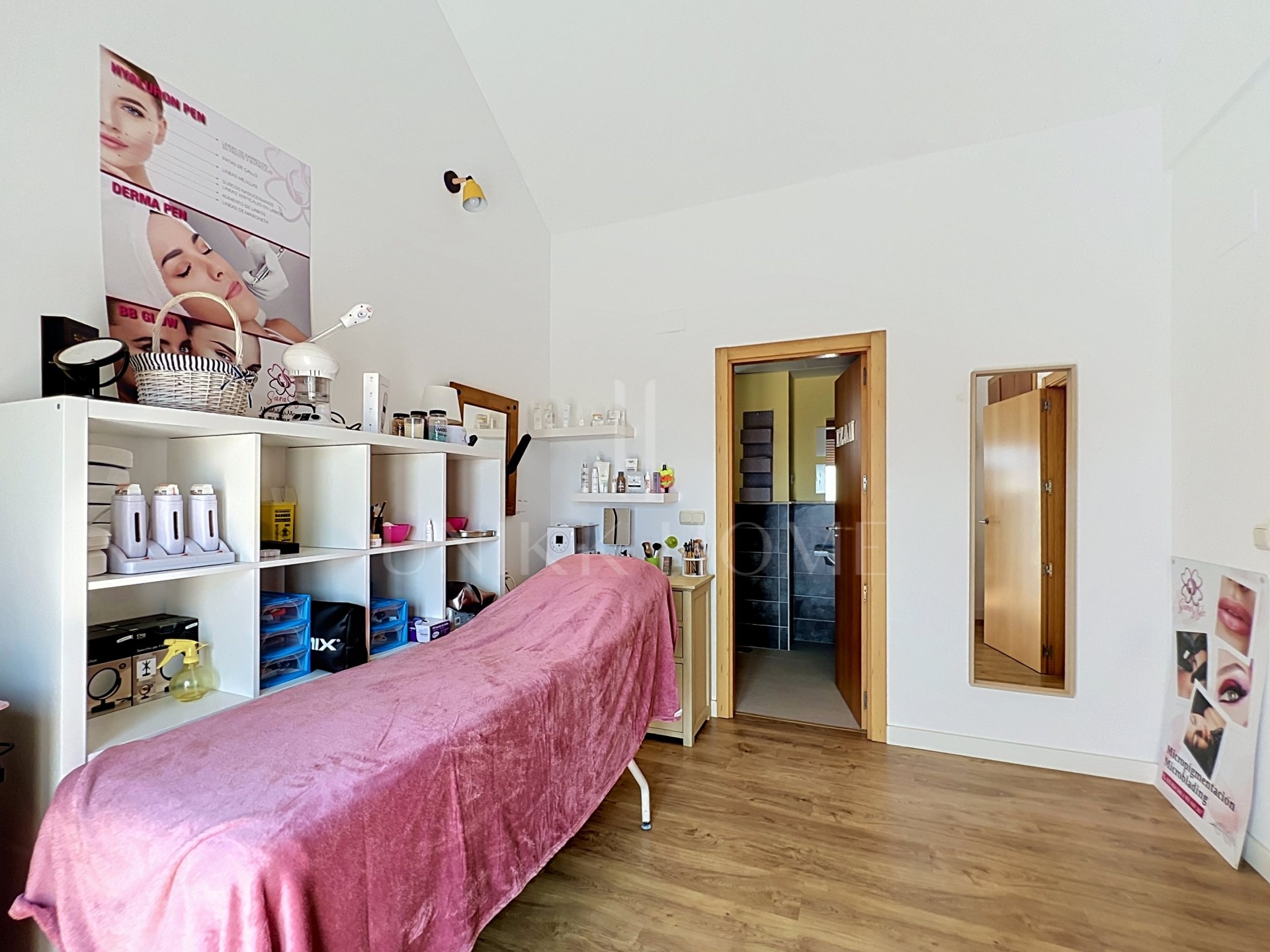 Villa Between Finca Cortesin and Doña Julia Golf Courses in Casares Costa