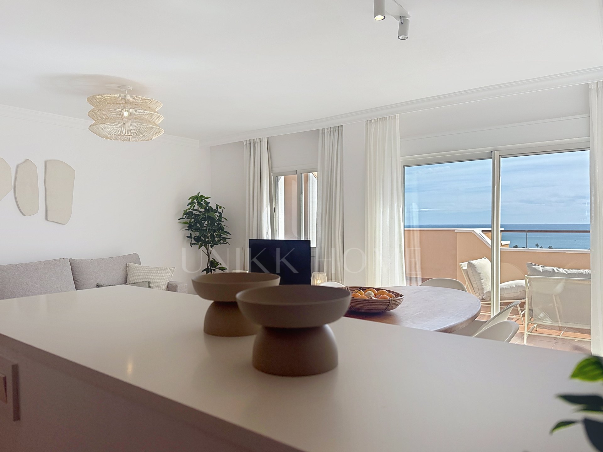 Penthouse with solarium, sea and golf views, La Duquesa (Manilva)