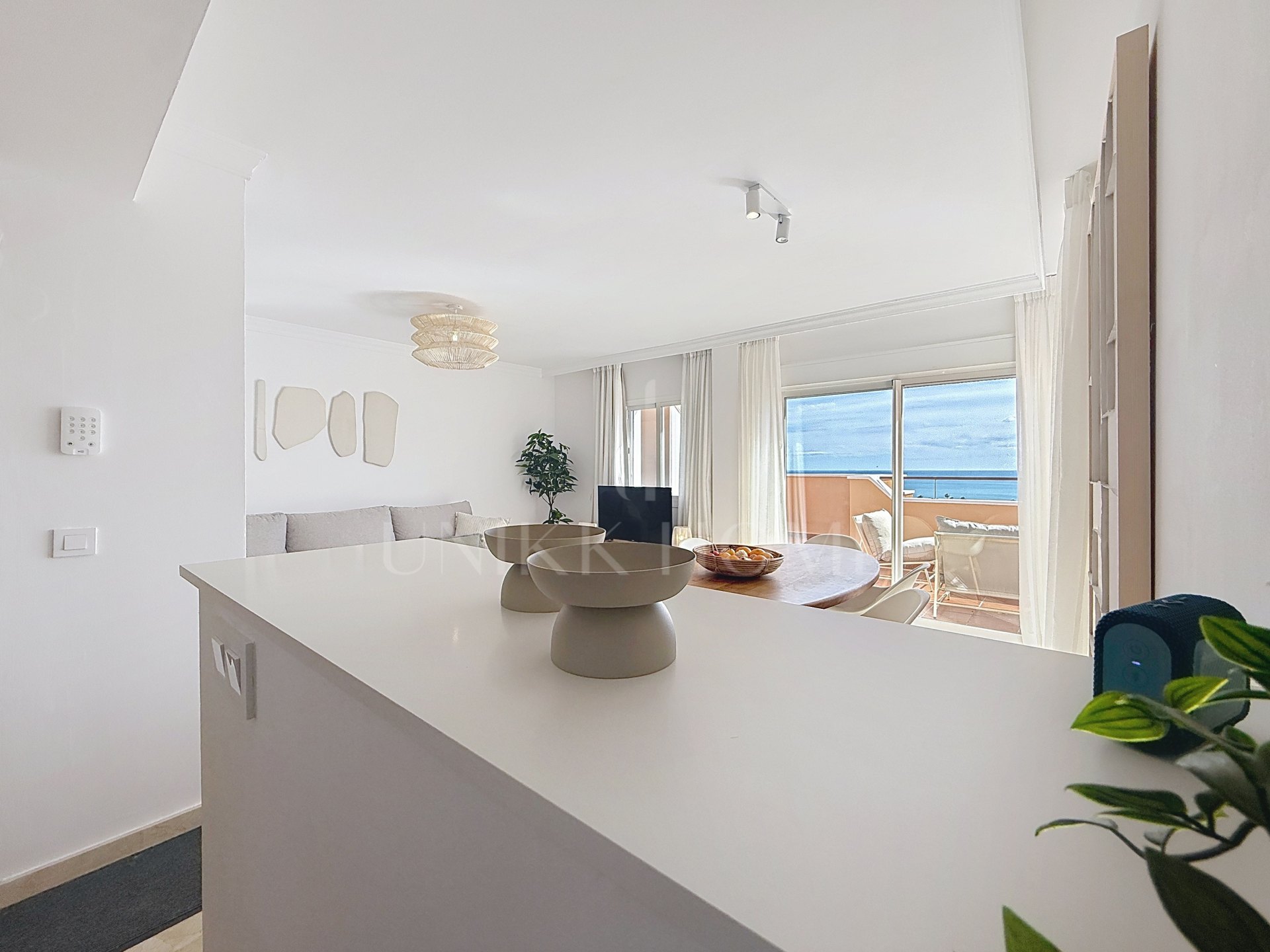 Penthouse with solarium, sea and golf views, La Duquesa (Manilva)
