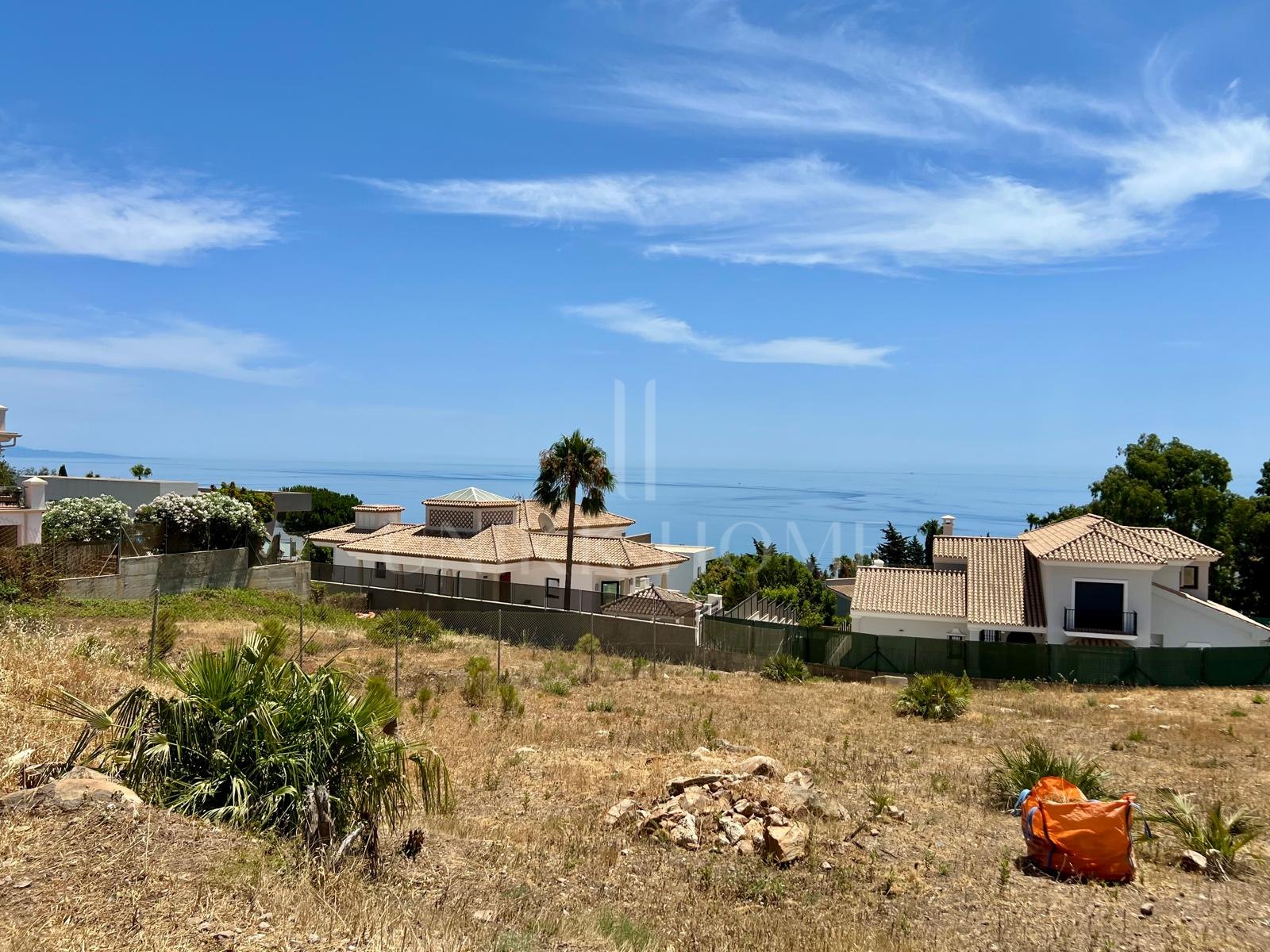 Exclusiva parcela con vistas panorámicas al mar junto a Sotogrande