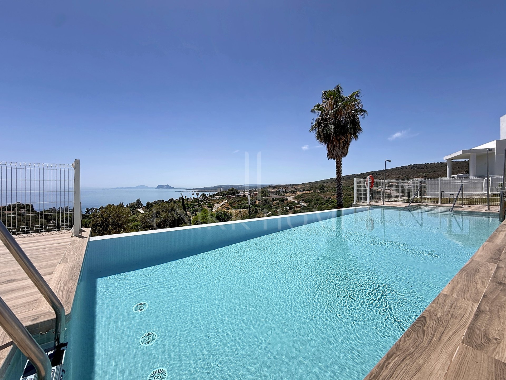 Groundfloor wtih Seaviews in Blue Heights