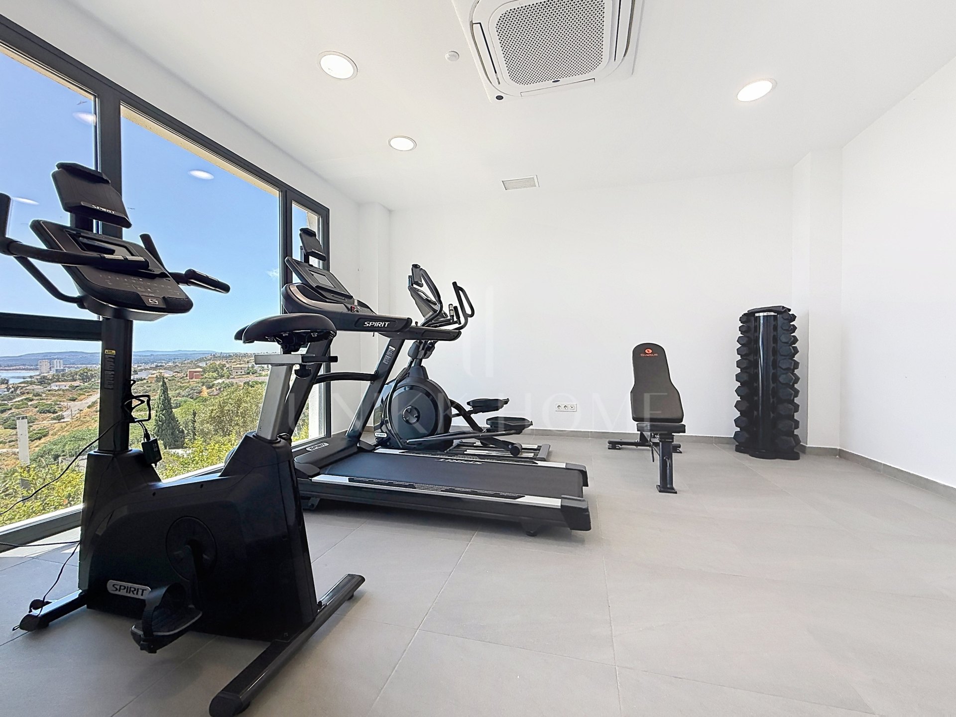 Groundfloor wtih Seaviews in Blue Heights