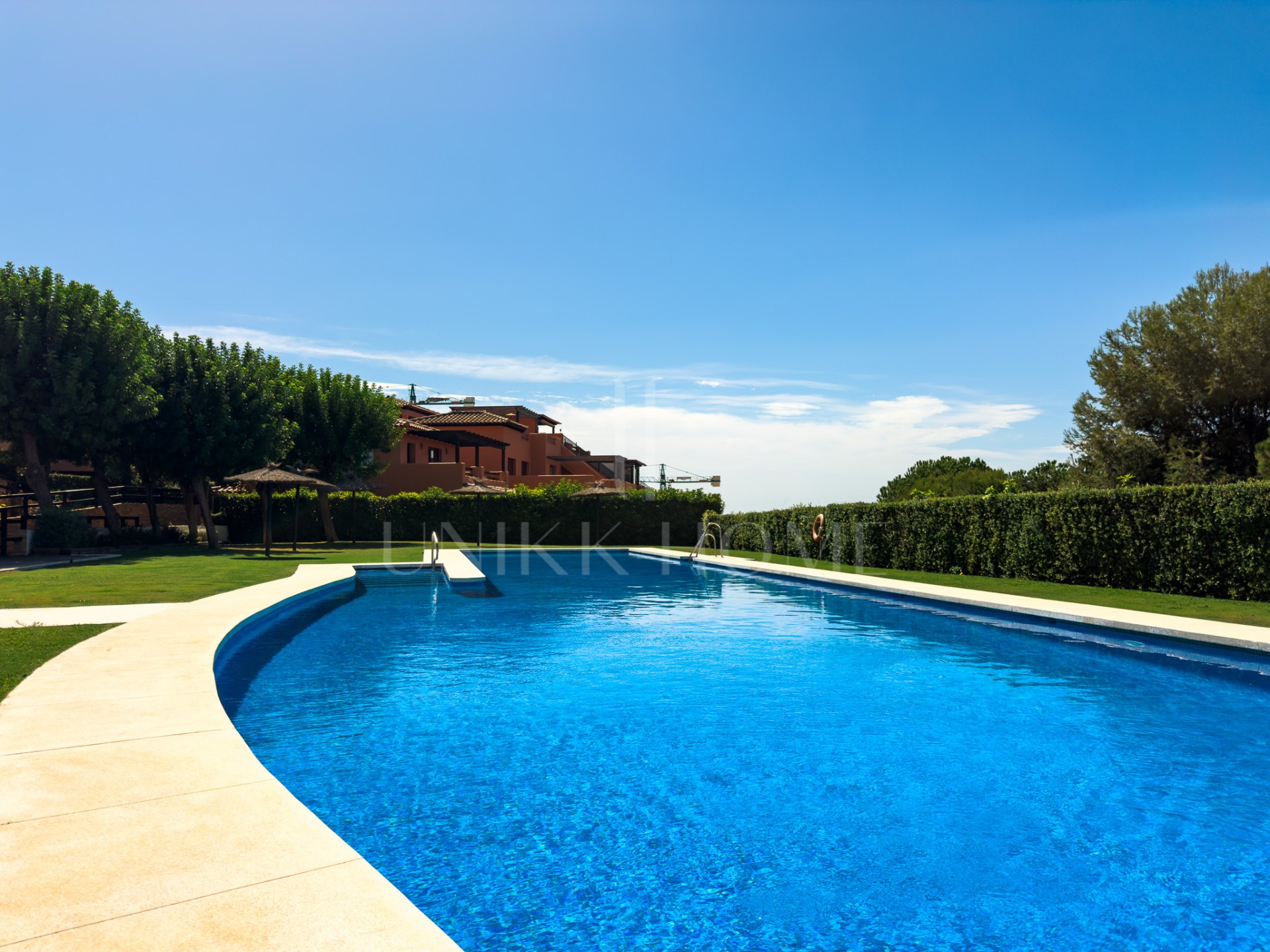 ÁTICO CON GRAN TERRAZA, SOLARIUM, VISTAS ABIERTAS Y LATERALES AL MAR!
