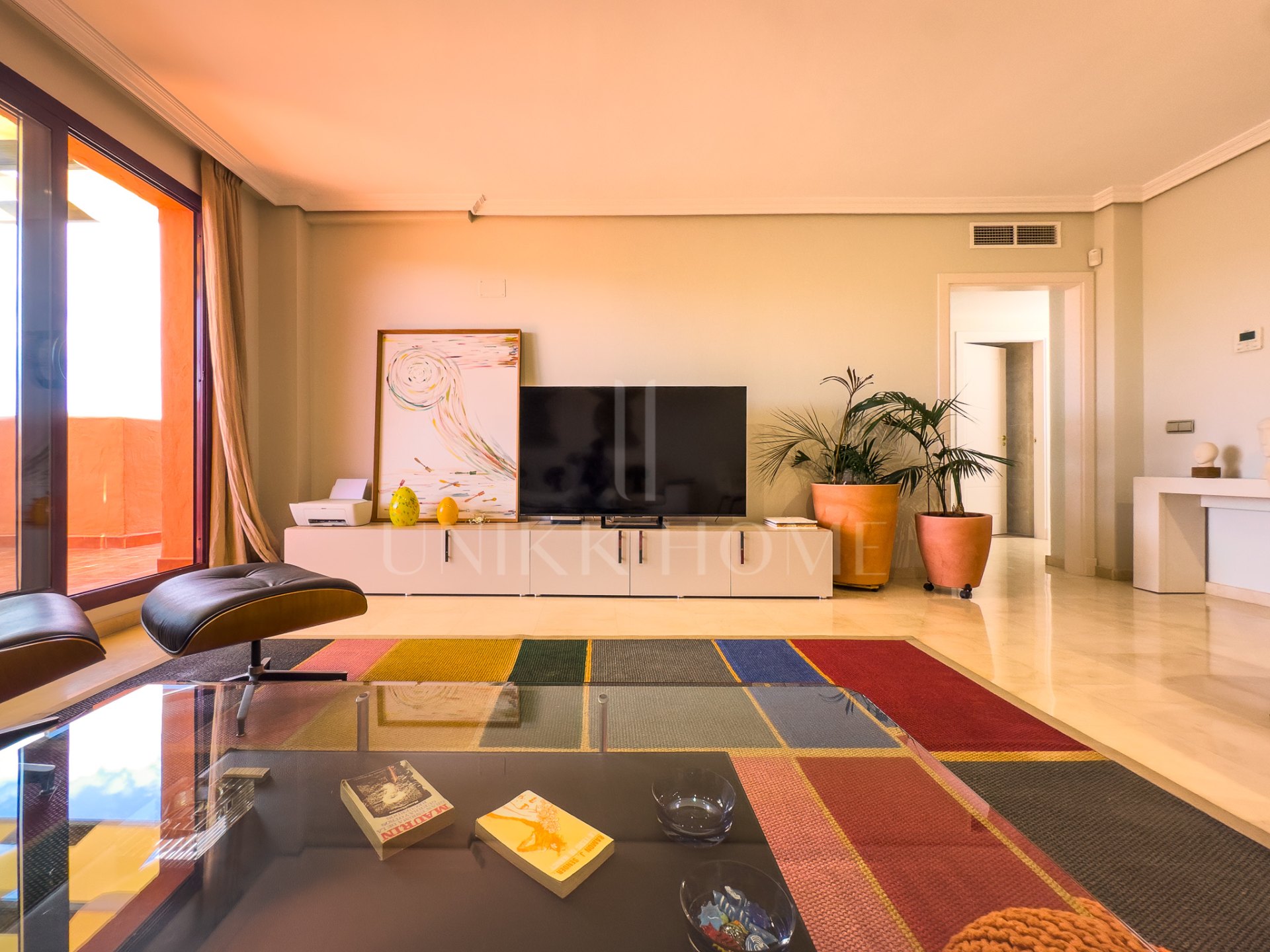 ÁTICO CON GRAN TERRAZA, SOLARIUM, VISTAS ABIERTAS Y LATERALES AL MAR!