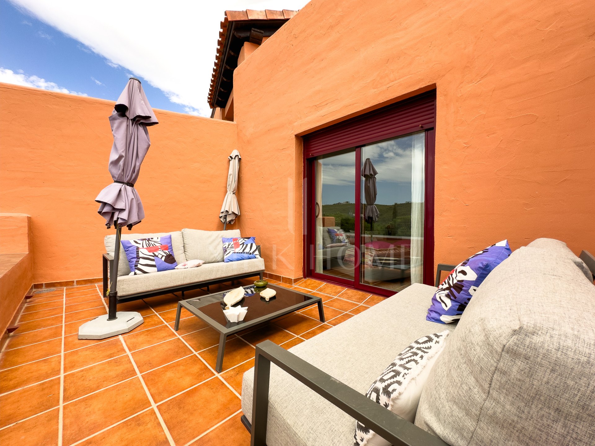 ÁTICO CON GRAN TERRAZA, SOLARIUM, VISTAS ABIERTAS Y LATERALES AL MAR!