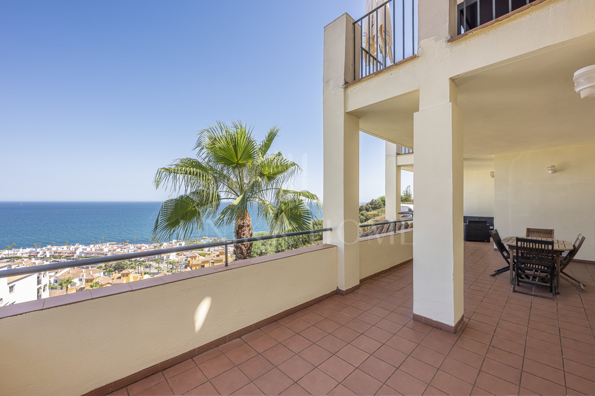 FIRST FLOOR APARTMENT WITH PANORAMIC VIEWS IN MANILVA! Great Opportunity on the COSTA DEL SOL!