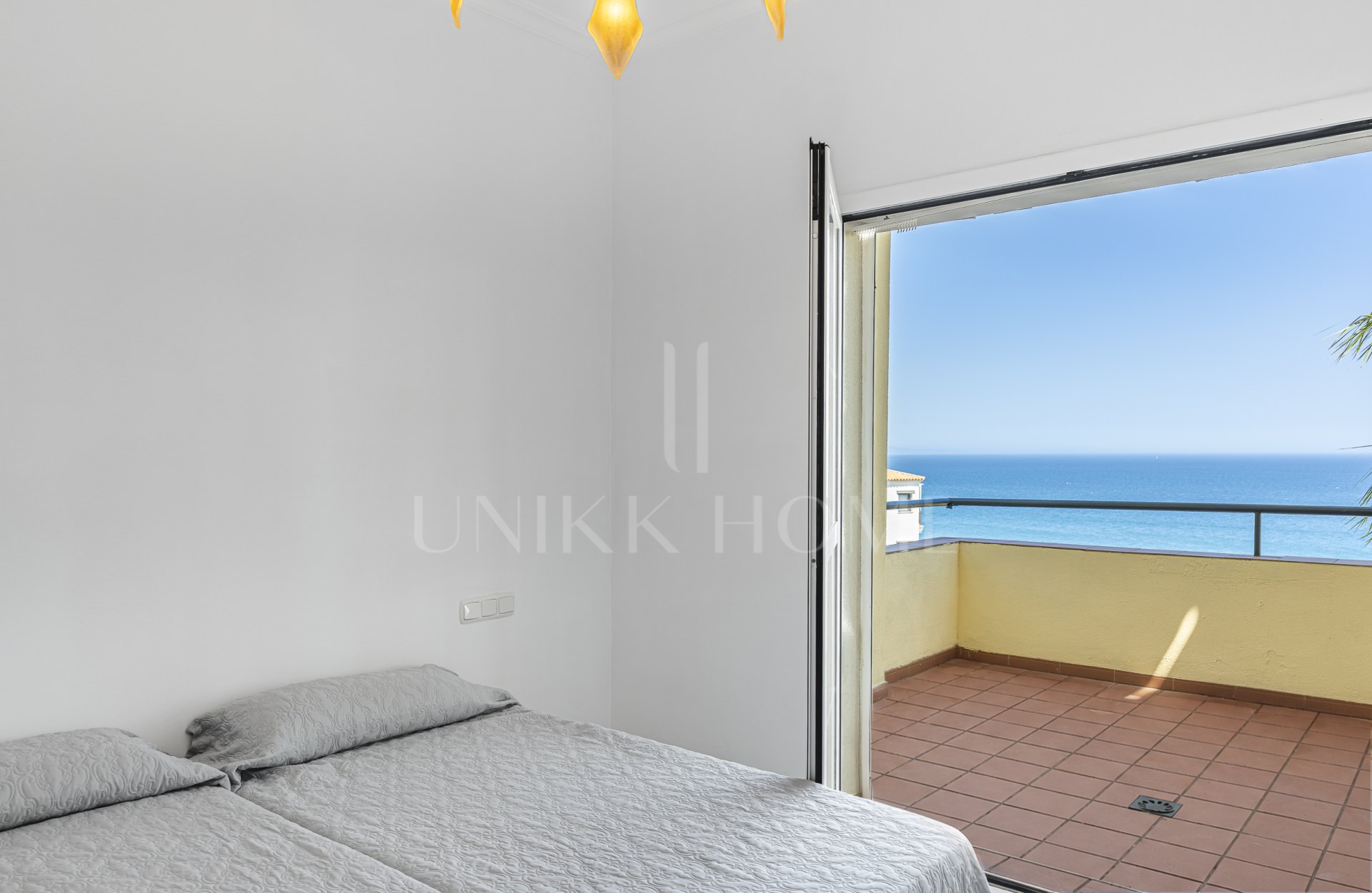 FIRST FLOOR APARTMENT WITH PANORAMIC VIEWS IN MANILVA! Great Opportunity on the COSTA DEL SOL!