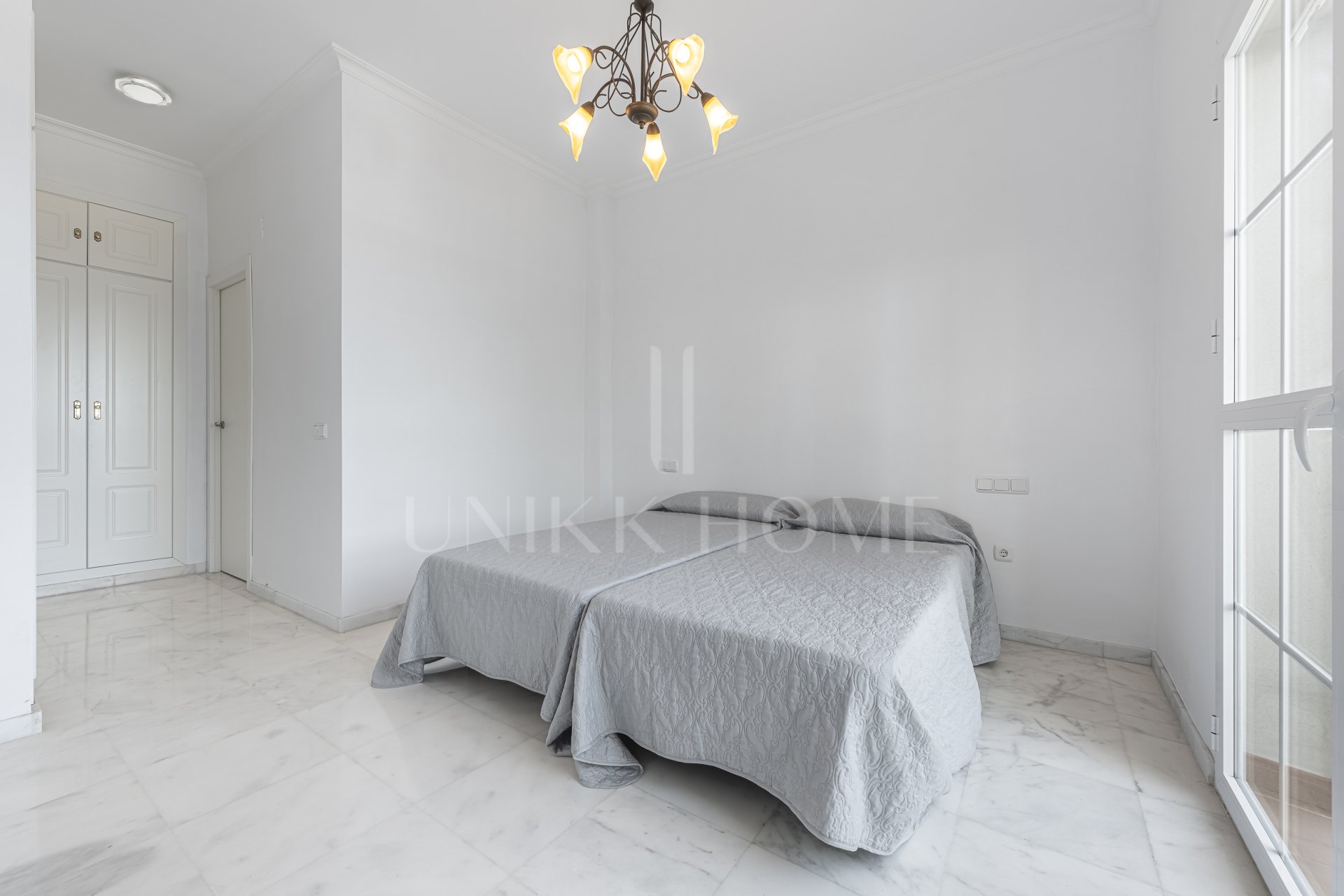 FIRST FLOOR APARTMENT WITH PANORAMIC VIEWS IN MANILVA! Great Opportunity on the COSTA DEL SOL!